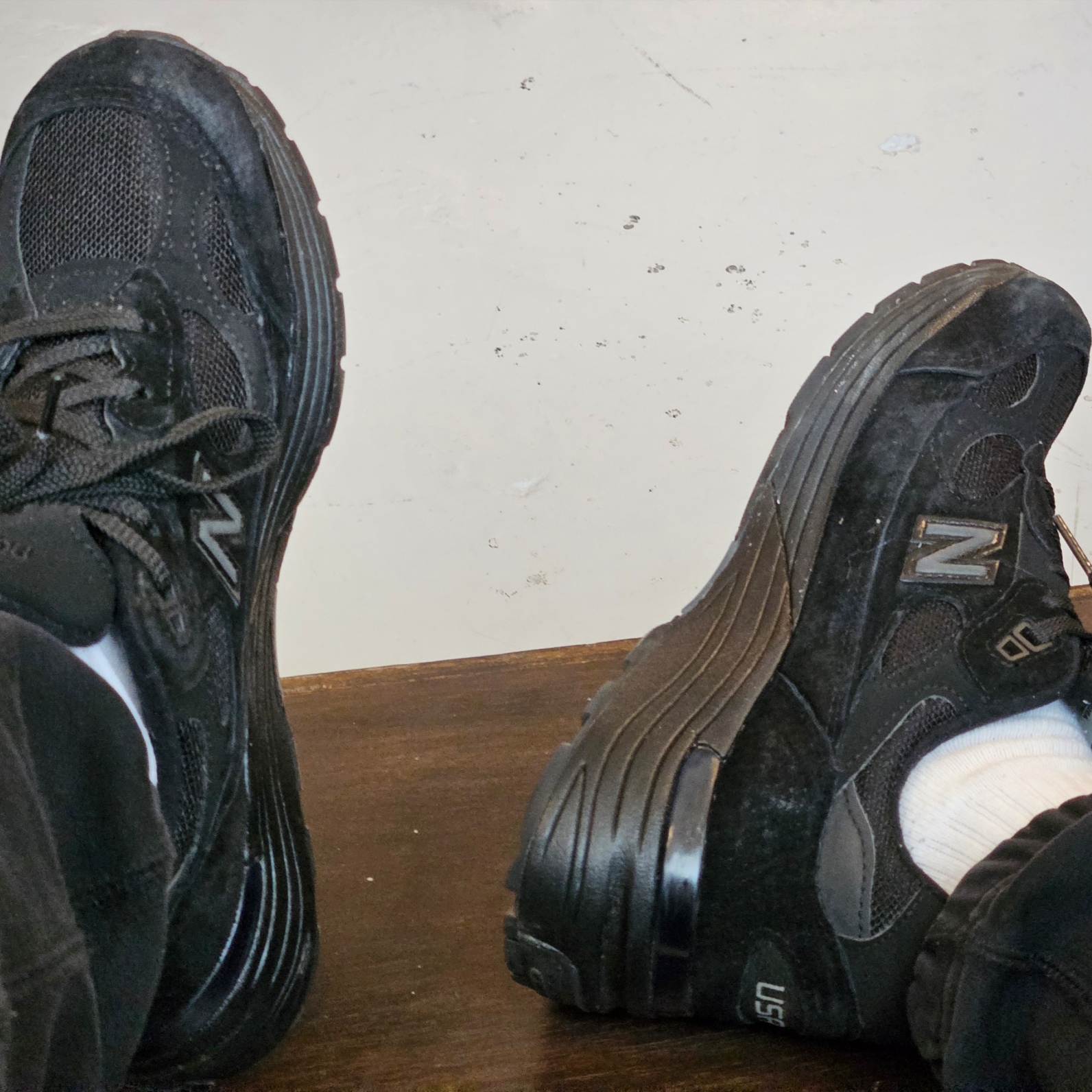 New Balance 992 Made in USA Triple Black 착용 스타일 - 2