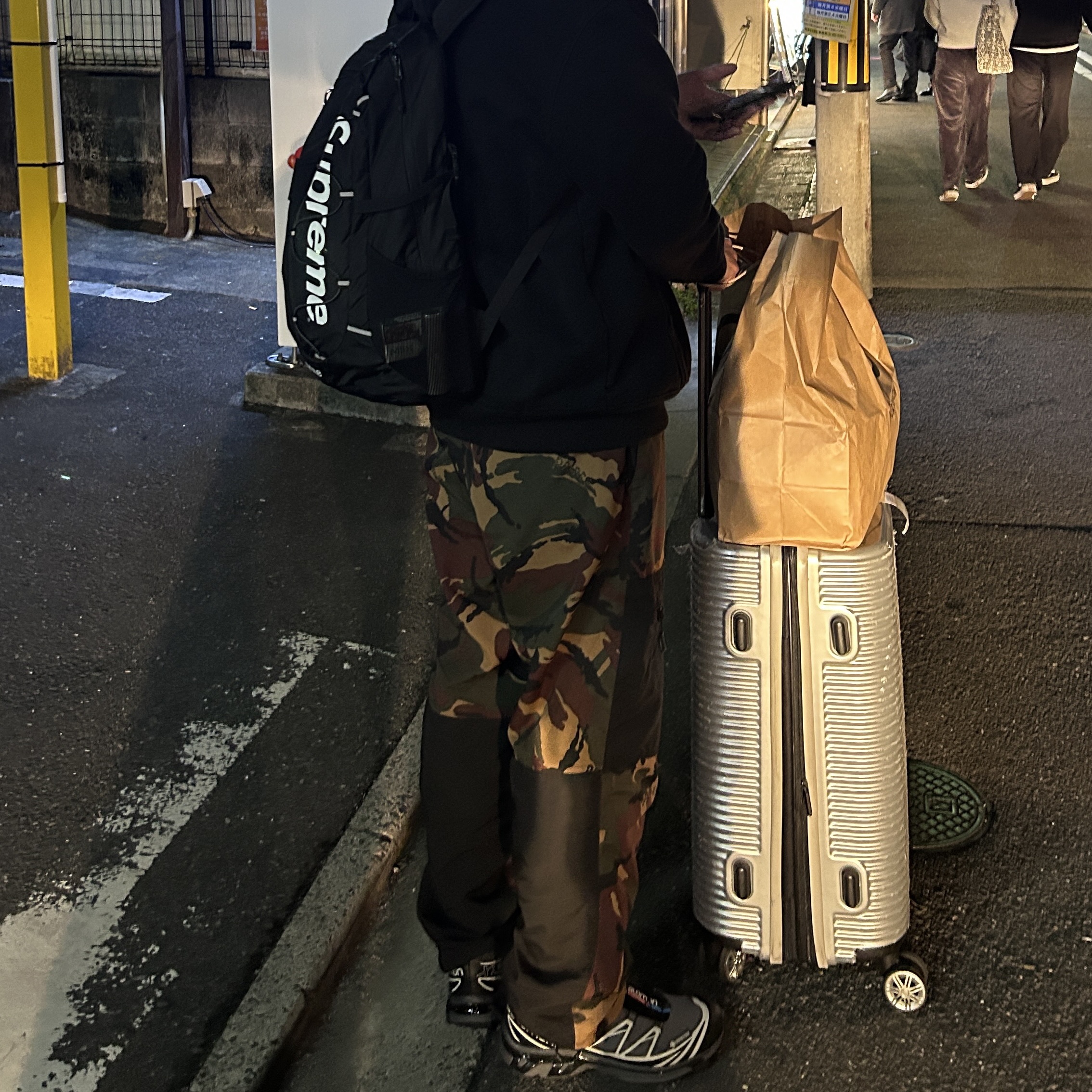 Maison Mihara Yasuhiro Peterson OG Sole Canvas Low Sneakers Black, Salomon XT-6 Gore-Tex Black Ebony 착용 스타일 - 2