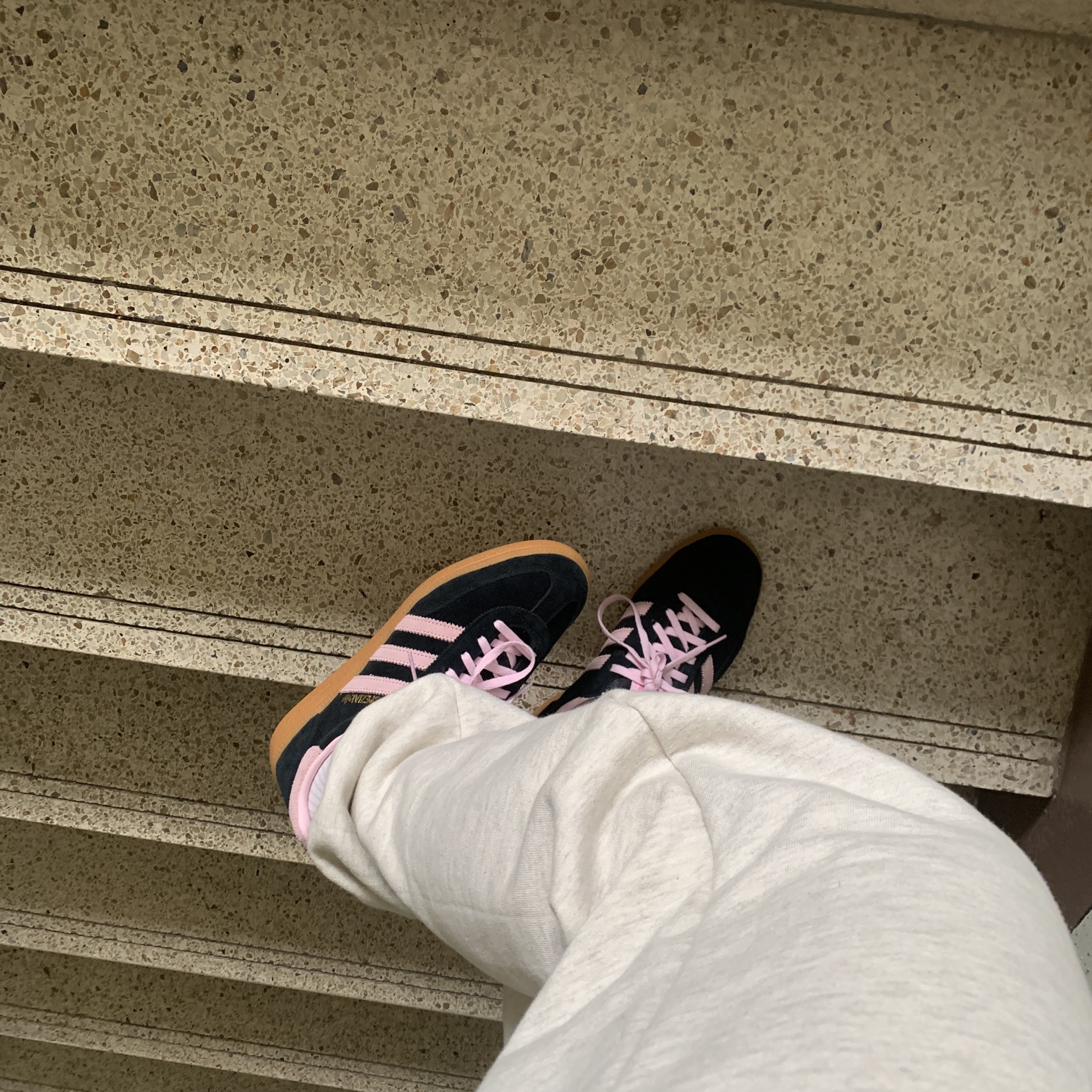 (W) Adidas Spezial Handball Core Black Clear Pink 착용 스타일