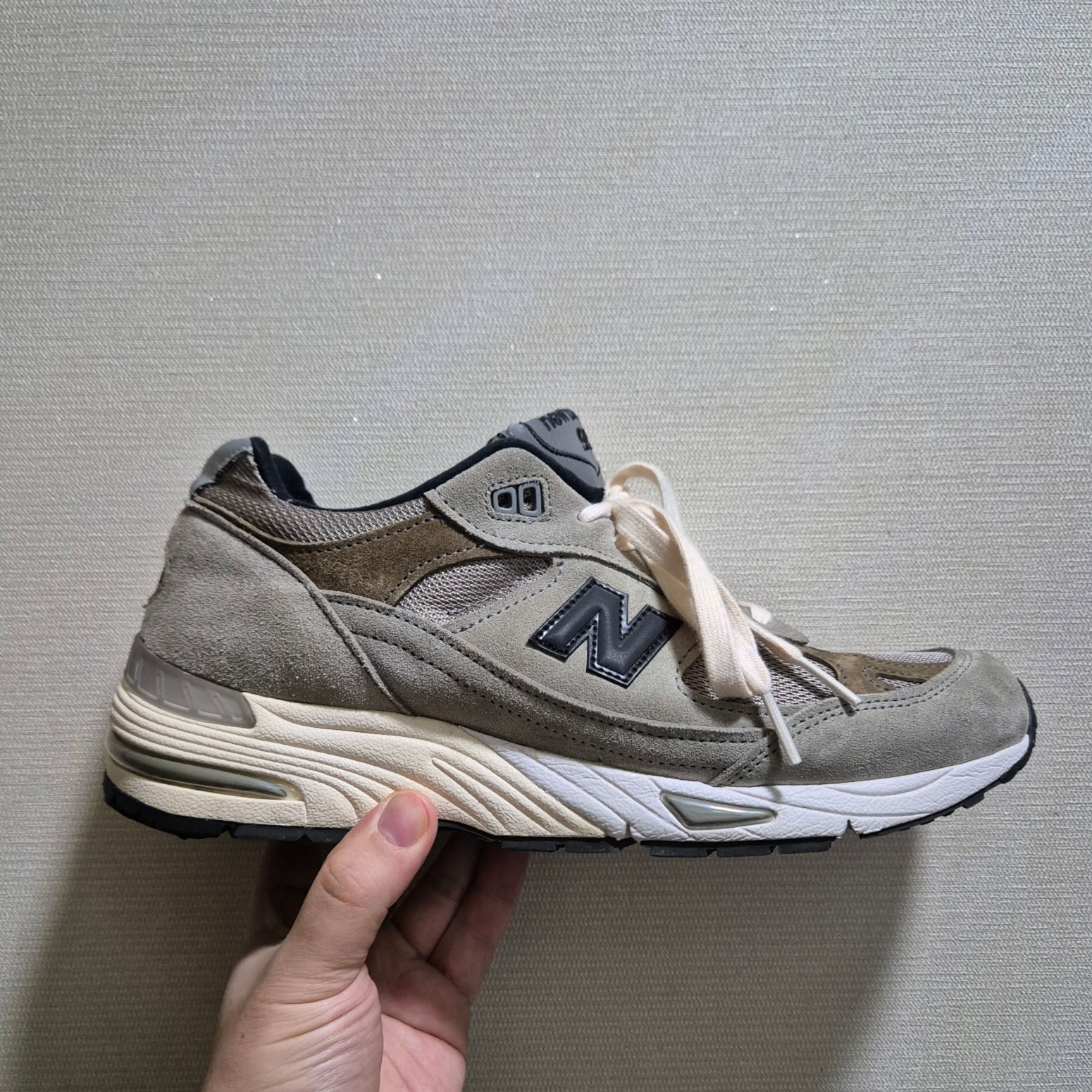 New Balance x JJJJound 991 Made in UK Grey 착용 스타일