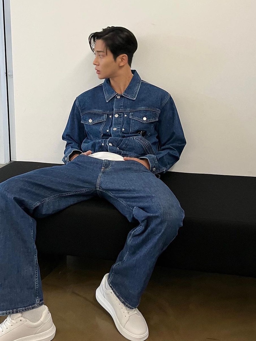 IAB Studio x Lee Denim Jacket Indigo Indigo Medium, True Religion Denim Field Trucker Jacket Indigo 착용 스타일 - 5