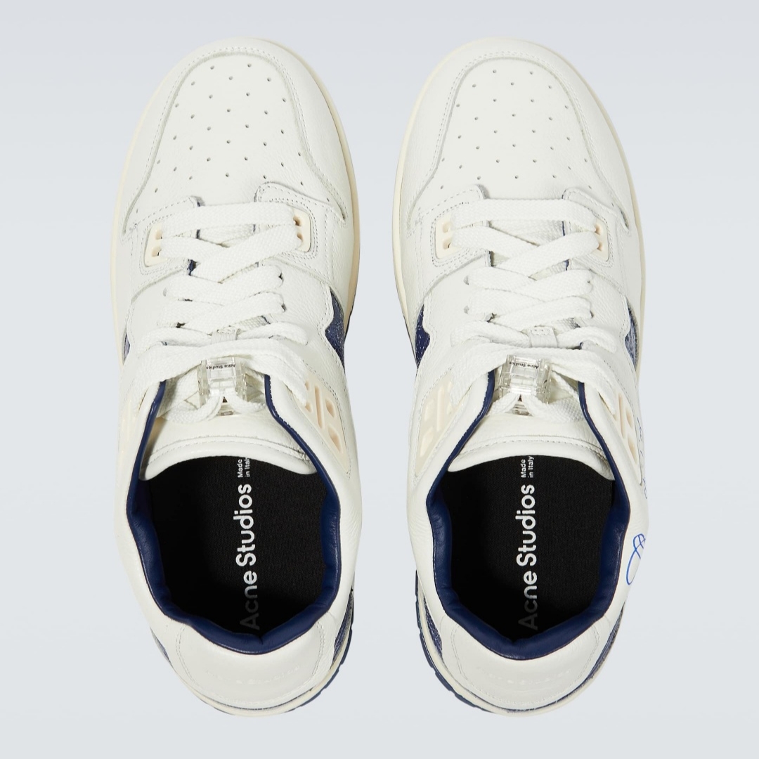 (W) Acne Studios Low Top Sneakers White Blue 착용 스타일 - 5