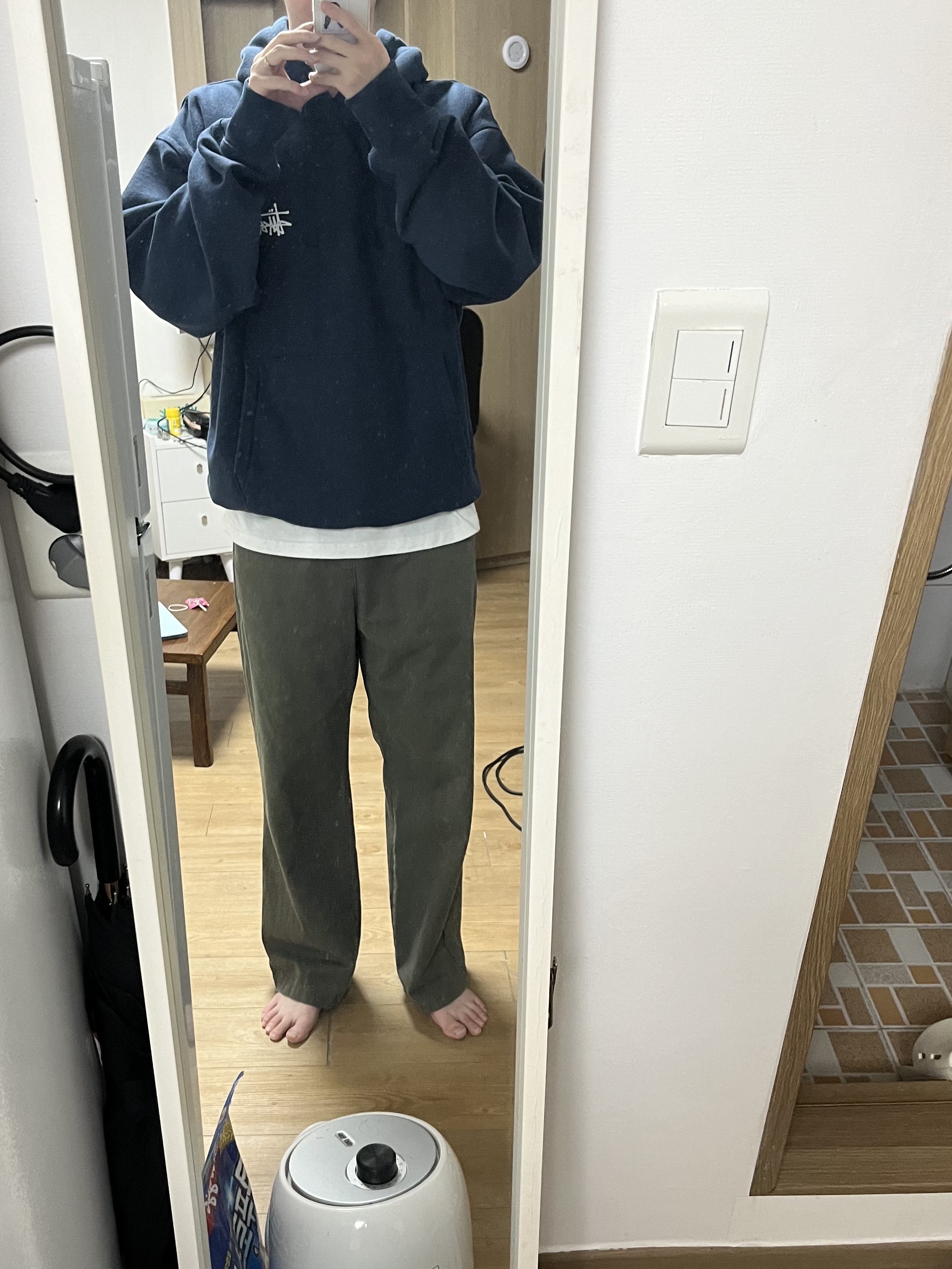 Stussy Basic Stussy Hoodie Navy 2023 착용 스타일