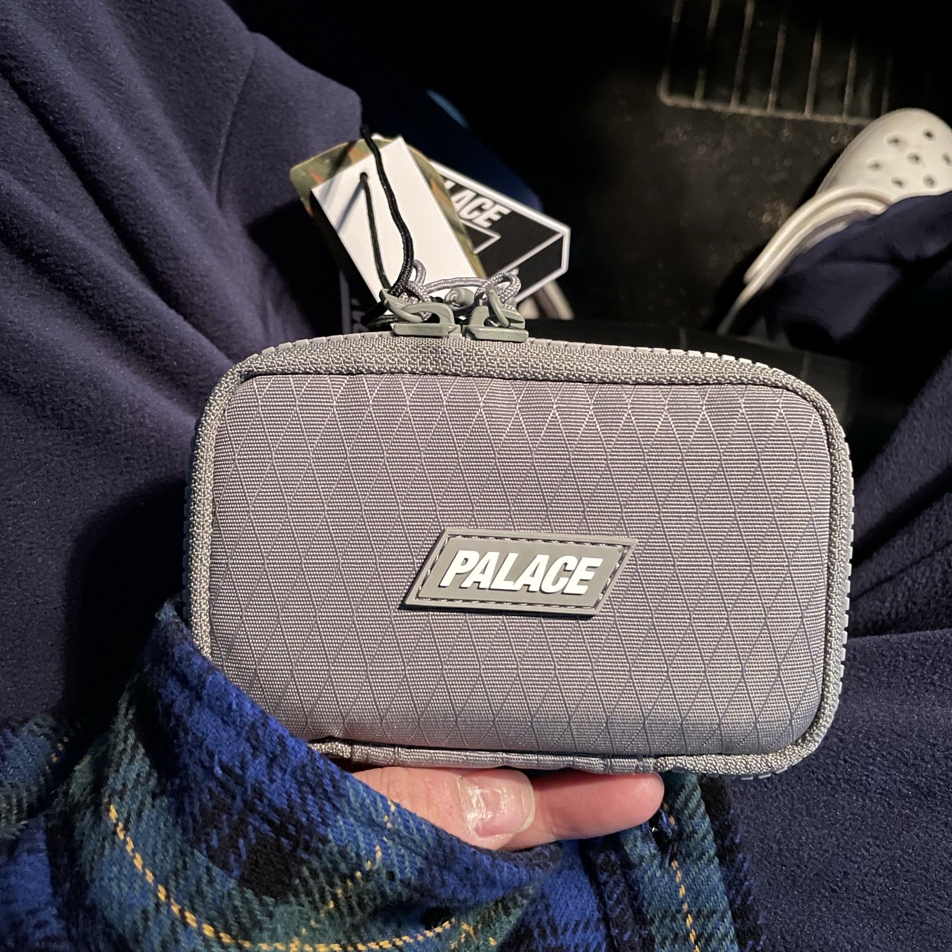 Palace Cordura Y-Rip Card Wallet Olive - 24SS 착용 스타일 - 1
