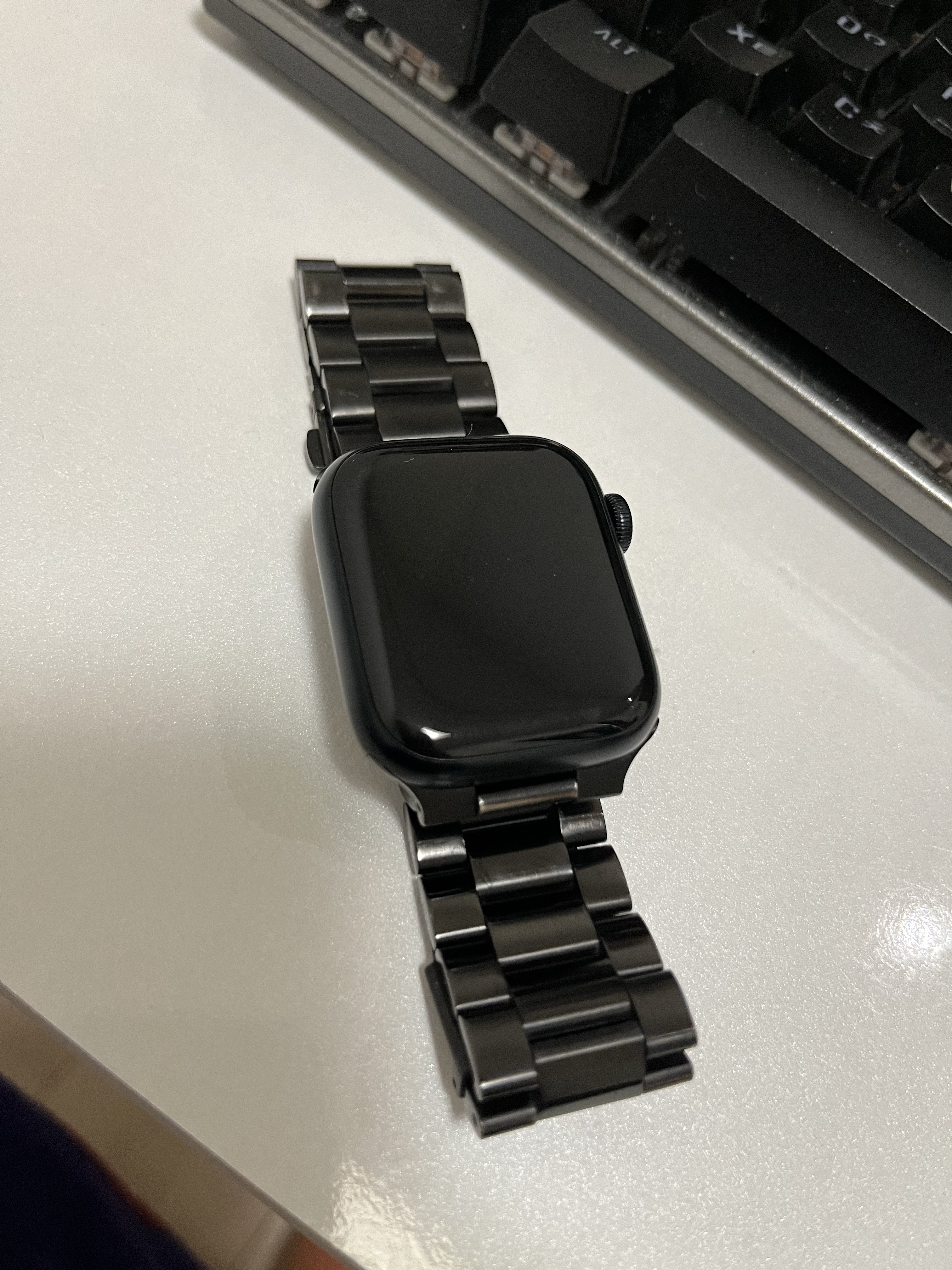 Apple Watch Series 7 41mm GPS Midnight Aluminum Case with Sport Band Midnight (Korean Ver.) 착용 스타일