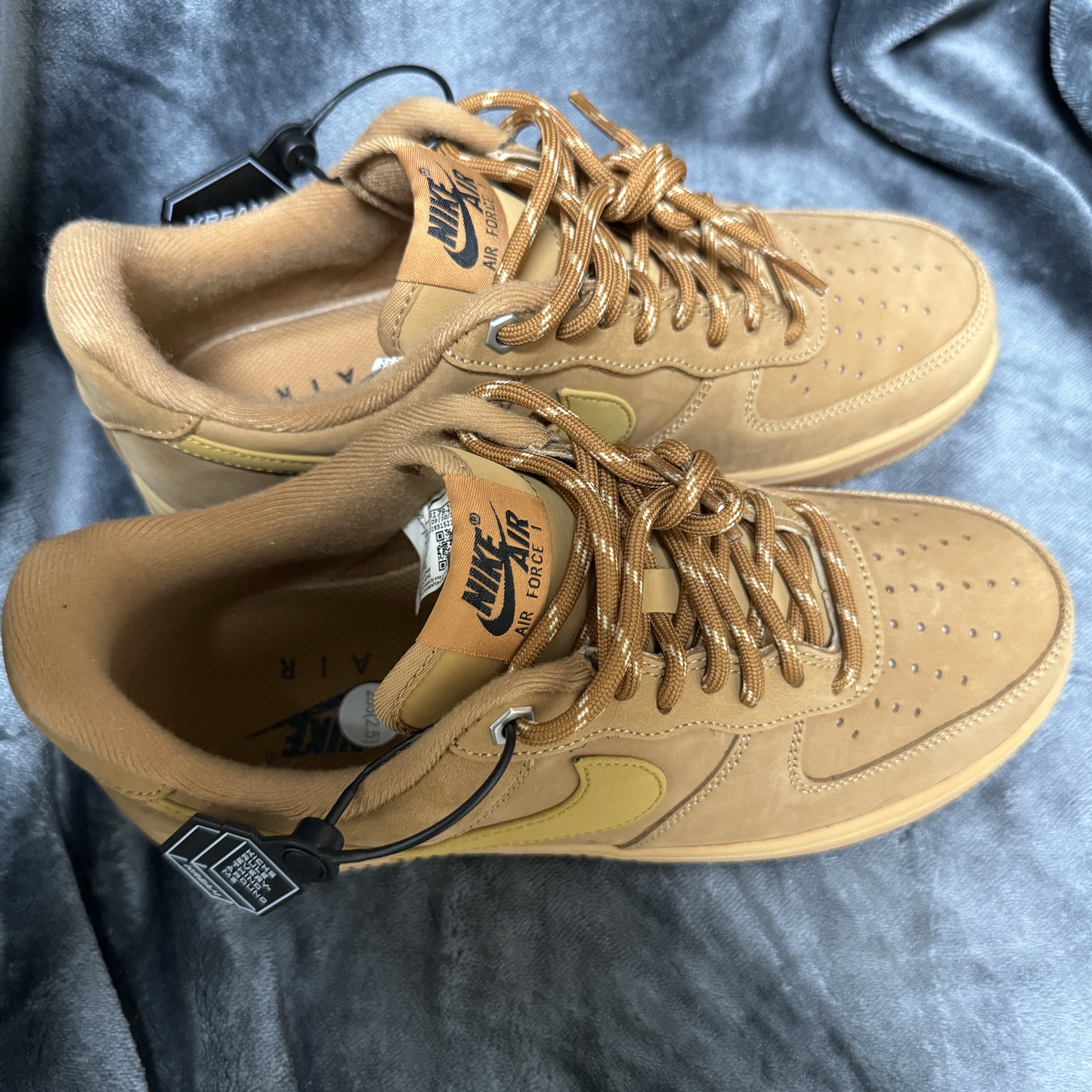Nike Air Force 1 '07 WB Flax 착용 스타일