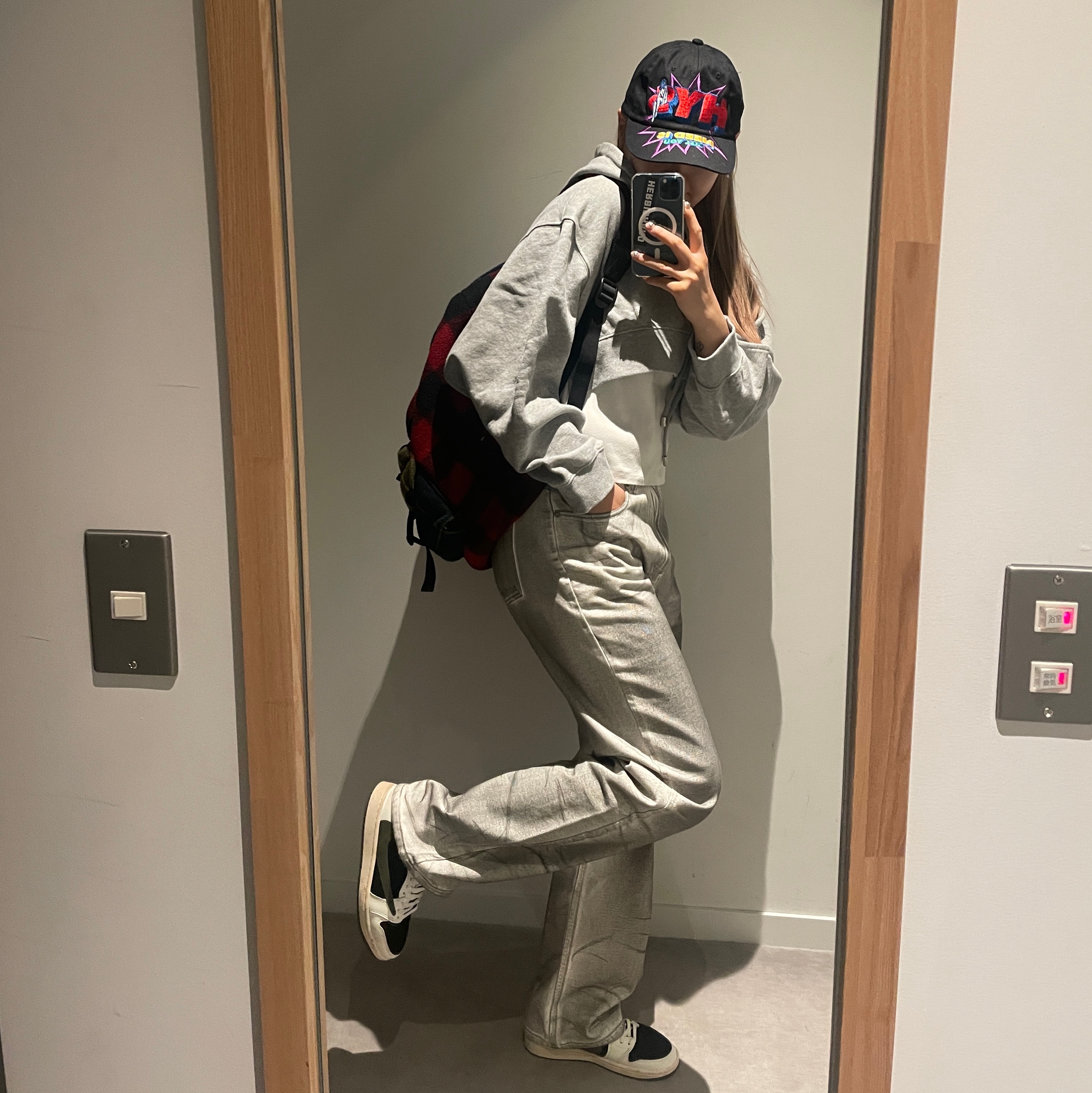 (W) Jordan 1 x Travis Scott Retro Low OG SP Medium Olive 착용 스타일