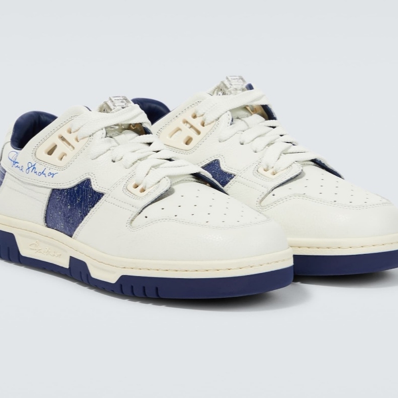 (W) Acne Studios Low Top Sneakers White Blue 착용 스타일 - 1