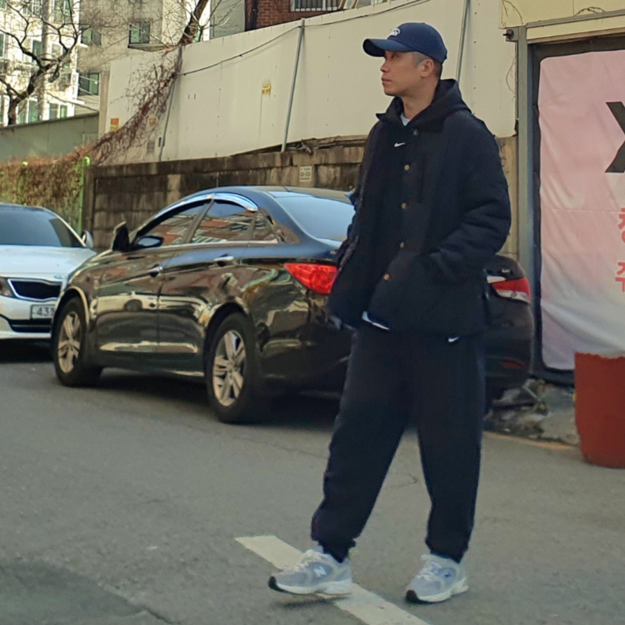 New Balance 530 Gray, Emis New Logo Emis Cap Navy 착용 스타일 - 3