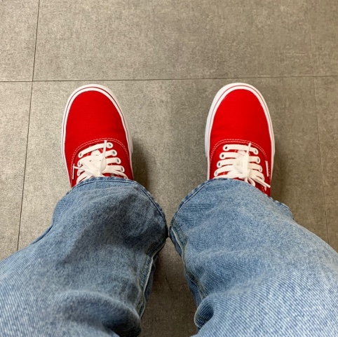 Vans Authentic Red 착용 스타일 - 1