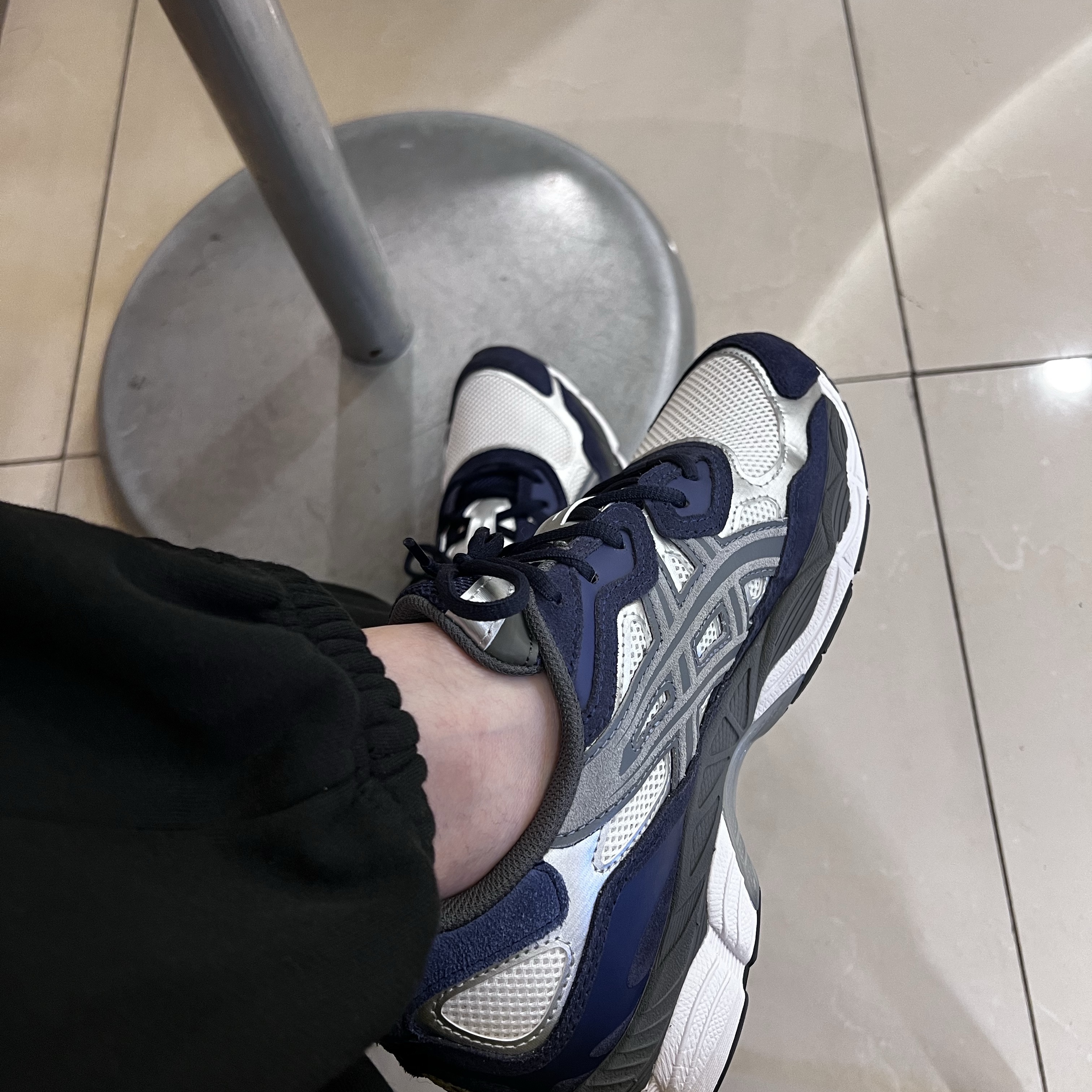 Asics Gel-NYC Cream Steel Grey 착용 스타일