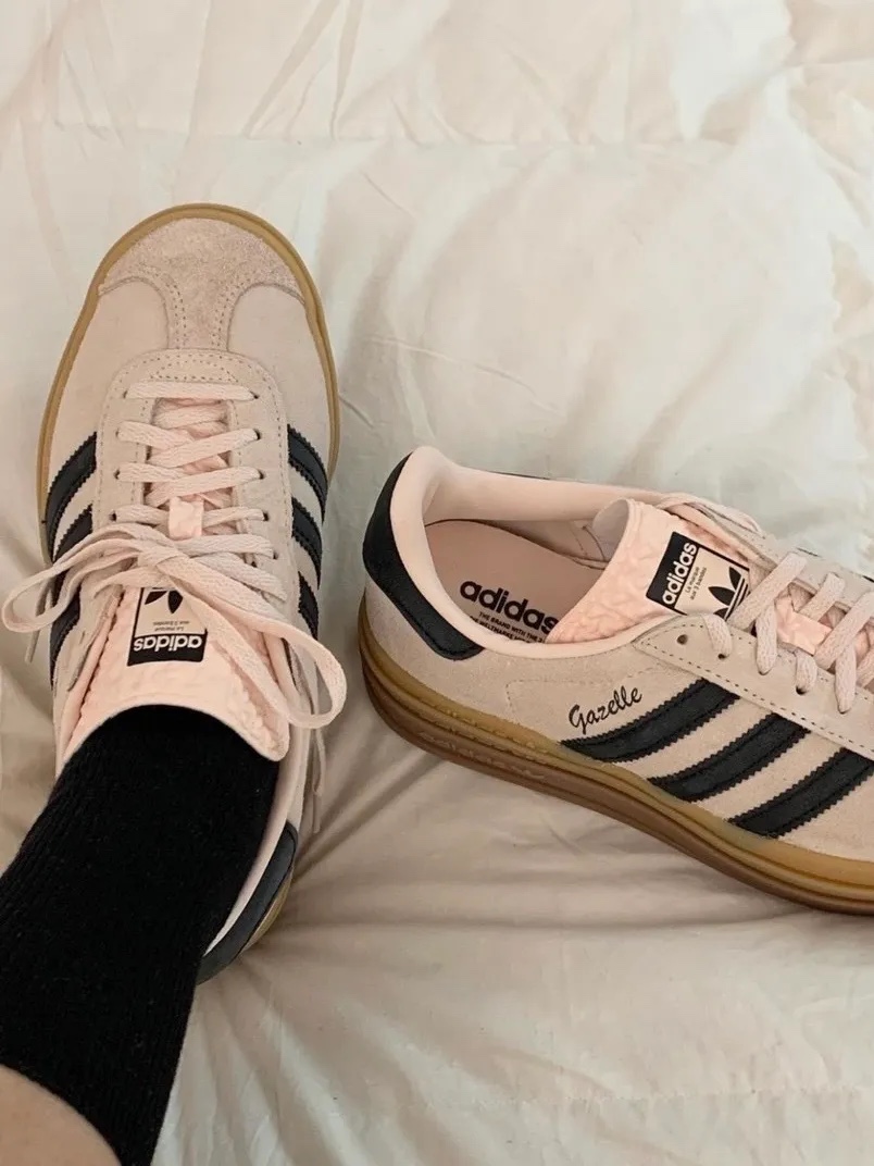 (W) Adidas Gazelle Bold Wonder Quartz Core Black 착용 스타일 - 2