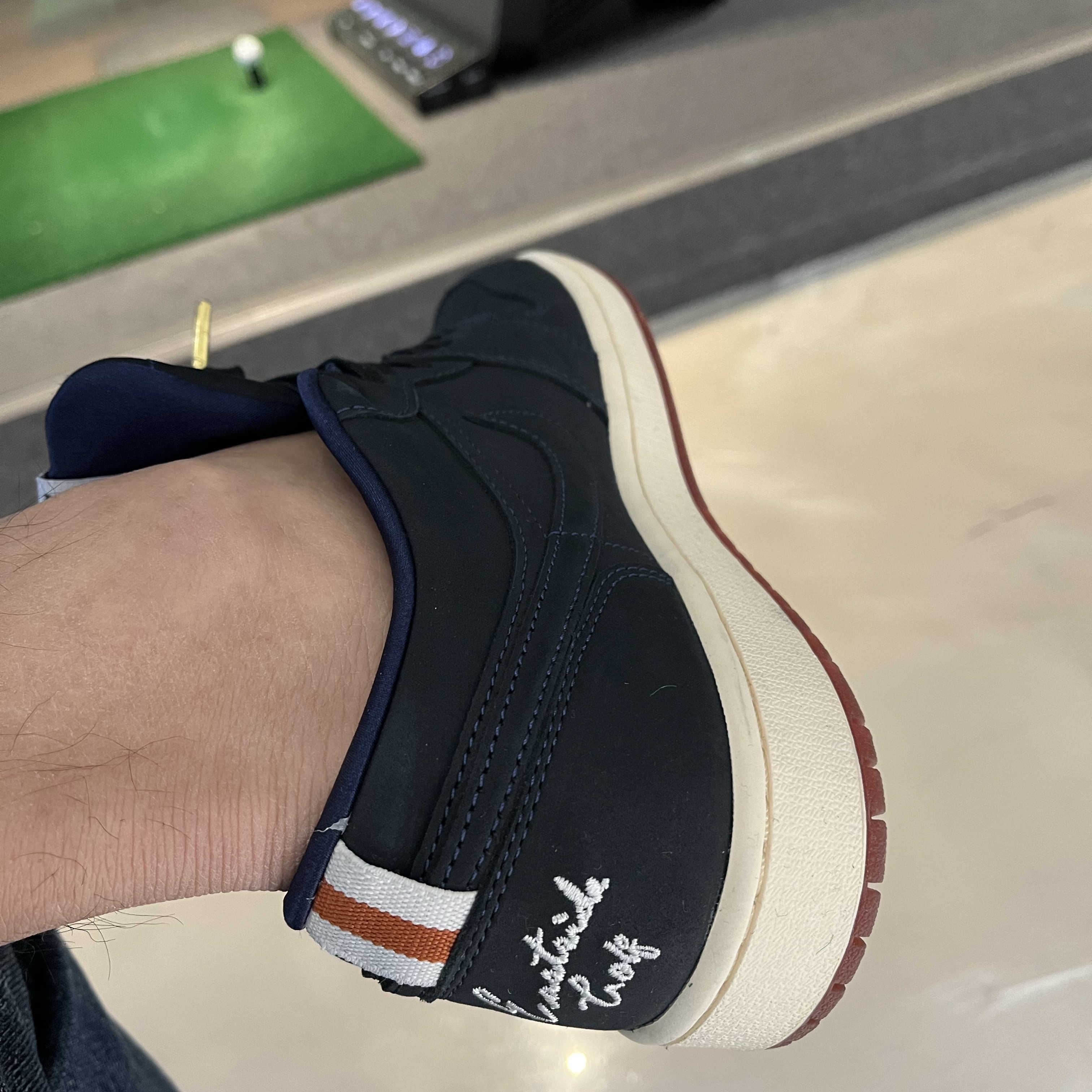 Jordan 1 x Eastside Golf Low Midnight Navy 착용 스타일 - 3