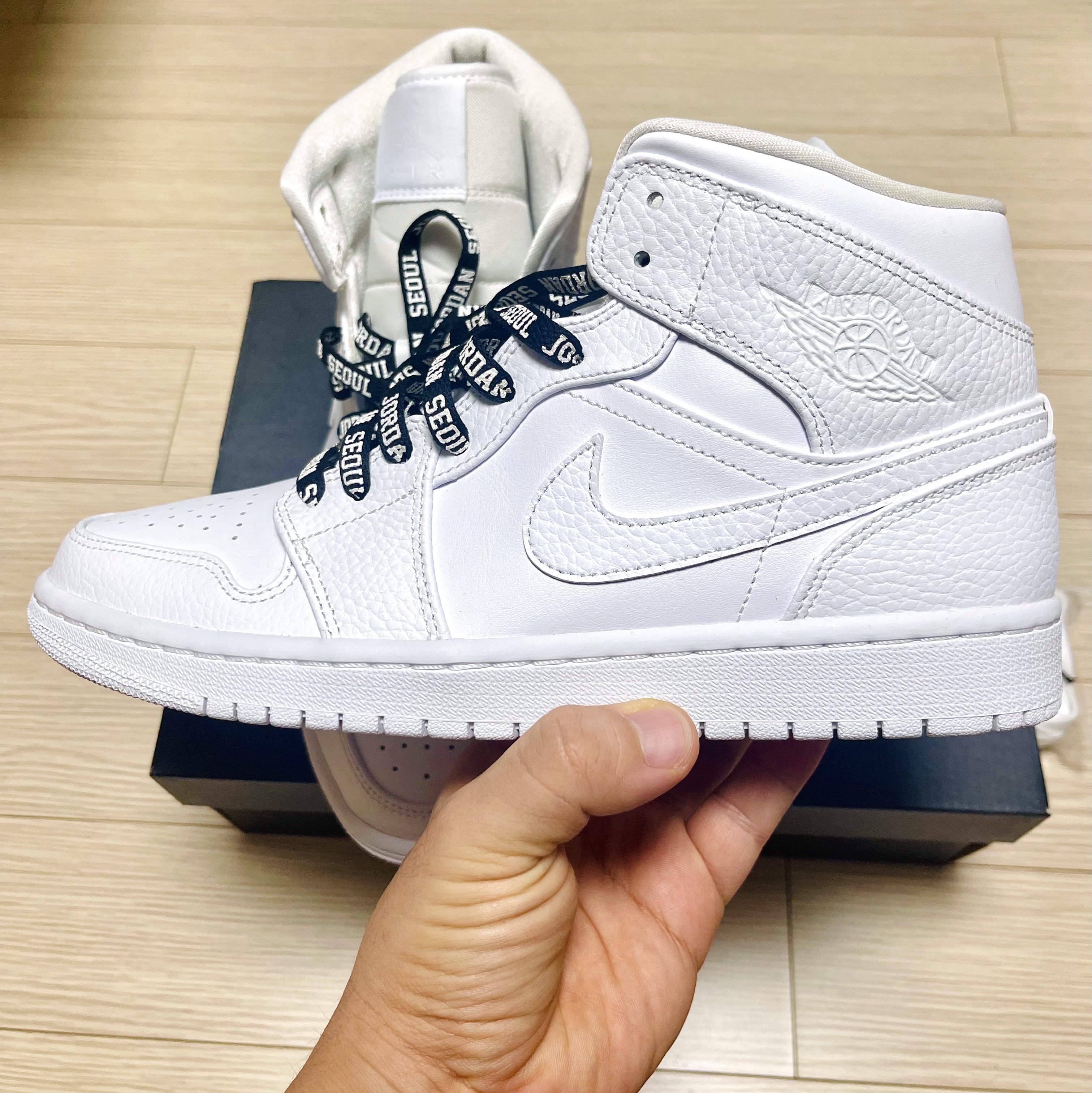 Jordan 1 Mid Triple White 2022 착용 스타일 - 2