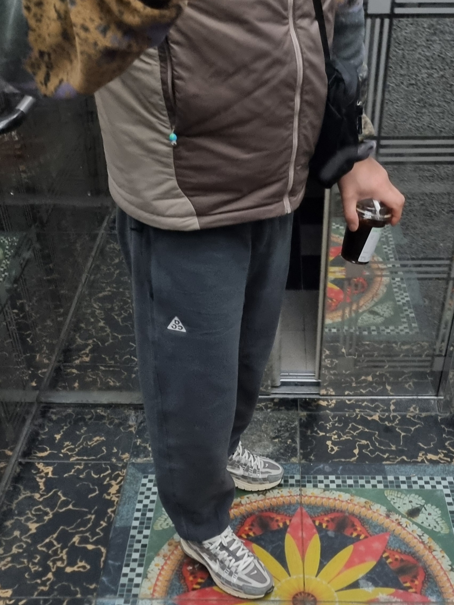 Nike ACG Polartec Wolf Tree Pants Anthracite Black - Asia 착용 스타일