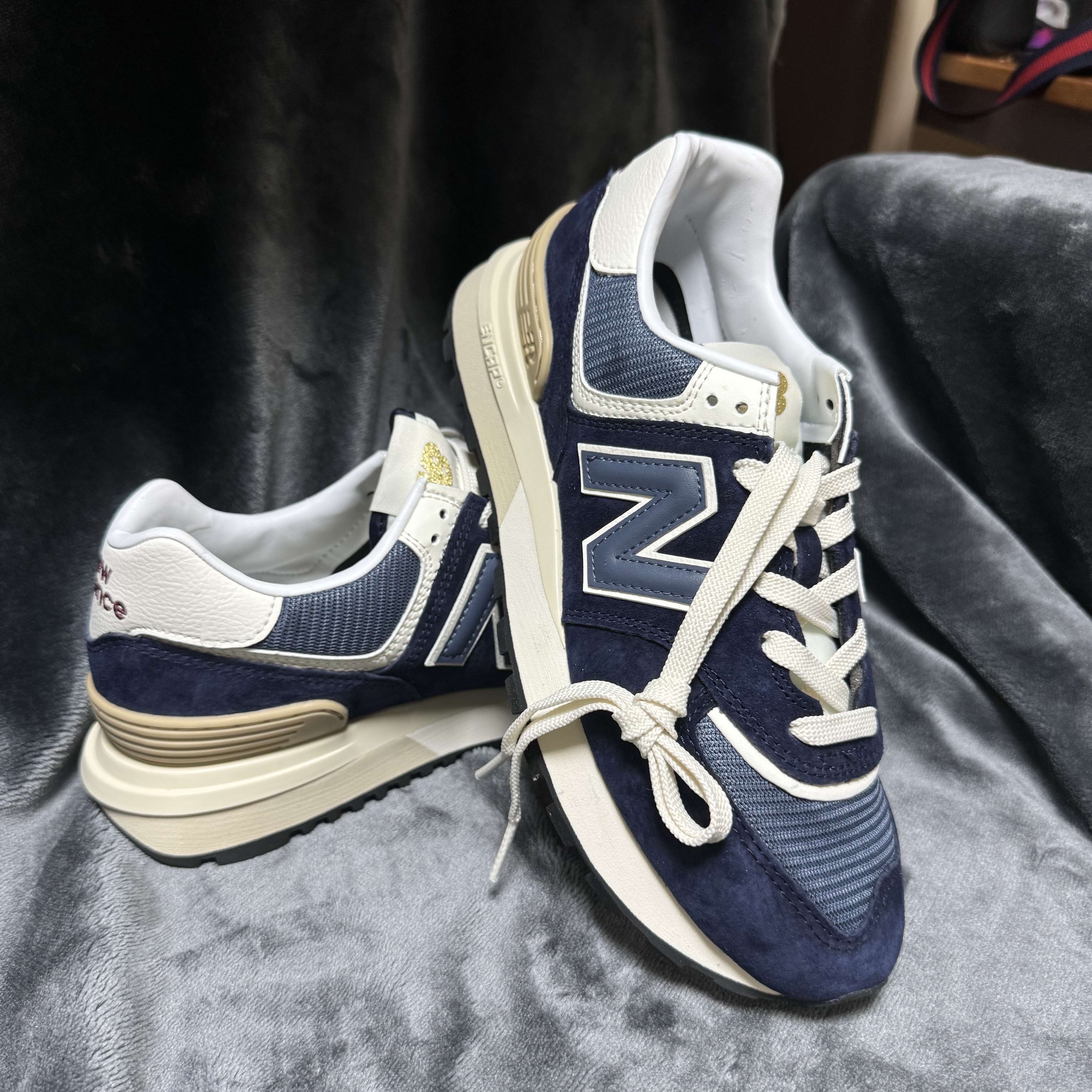 New Balance 574 Legacy Navy 착용 스타일