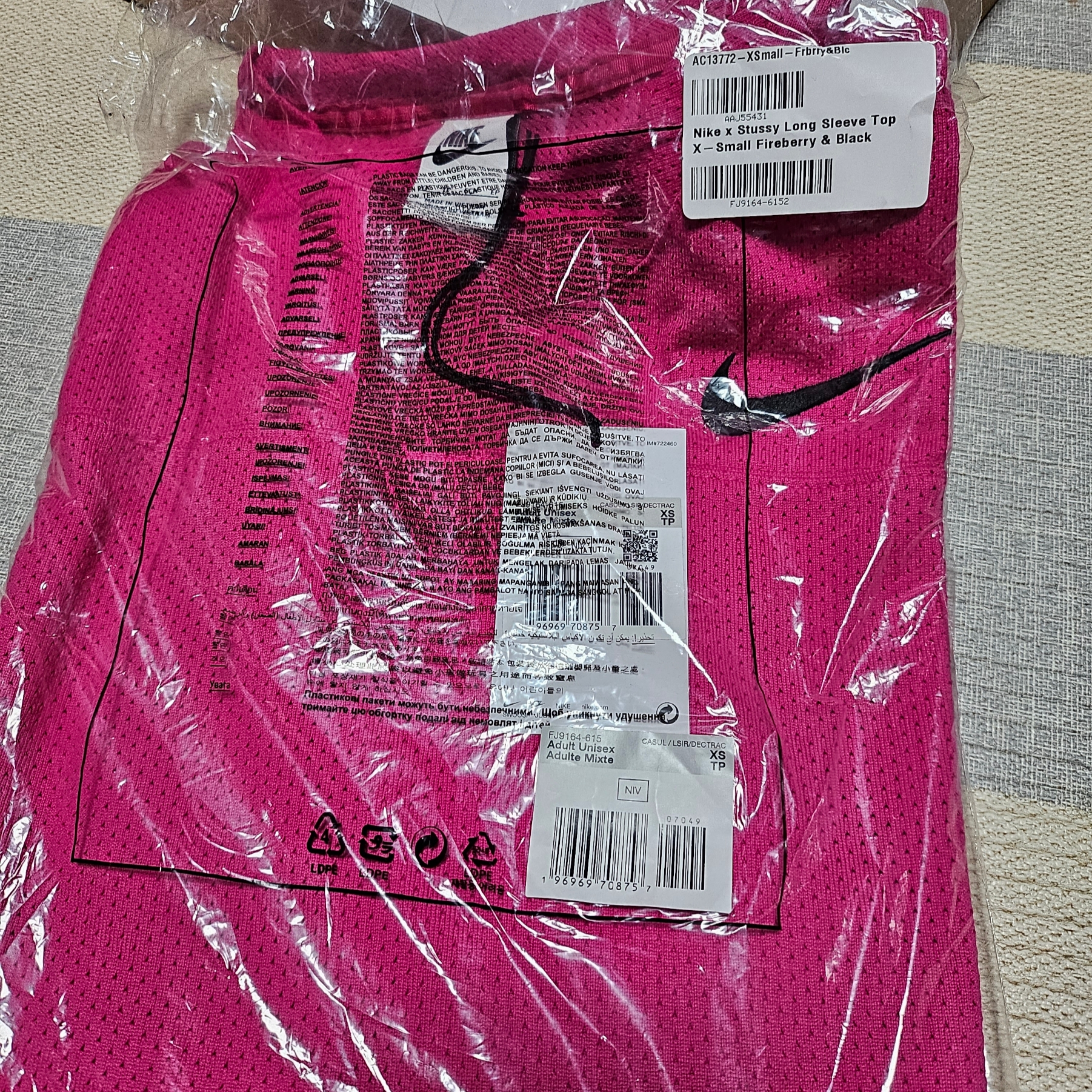Nike x Stussy Long Sleeve Top Fireberry (FJ9164-615) 착용 스타일 - 1
