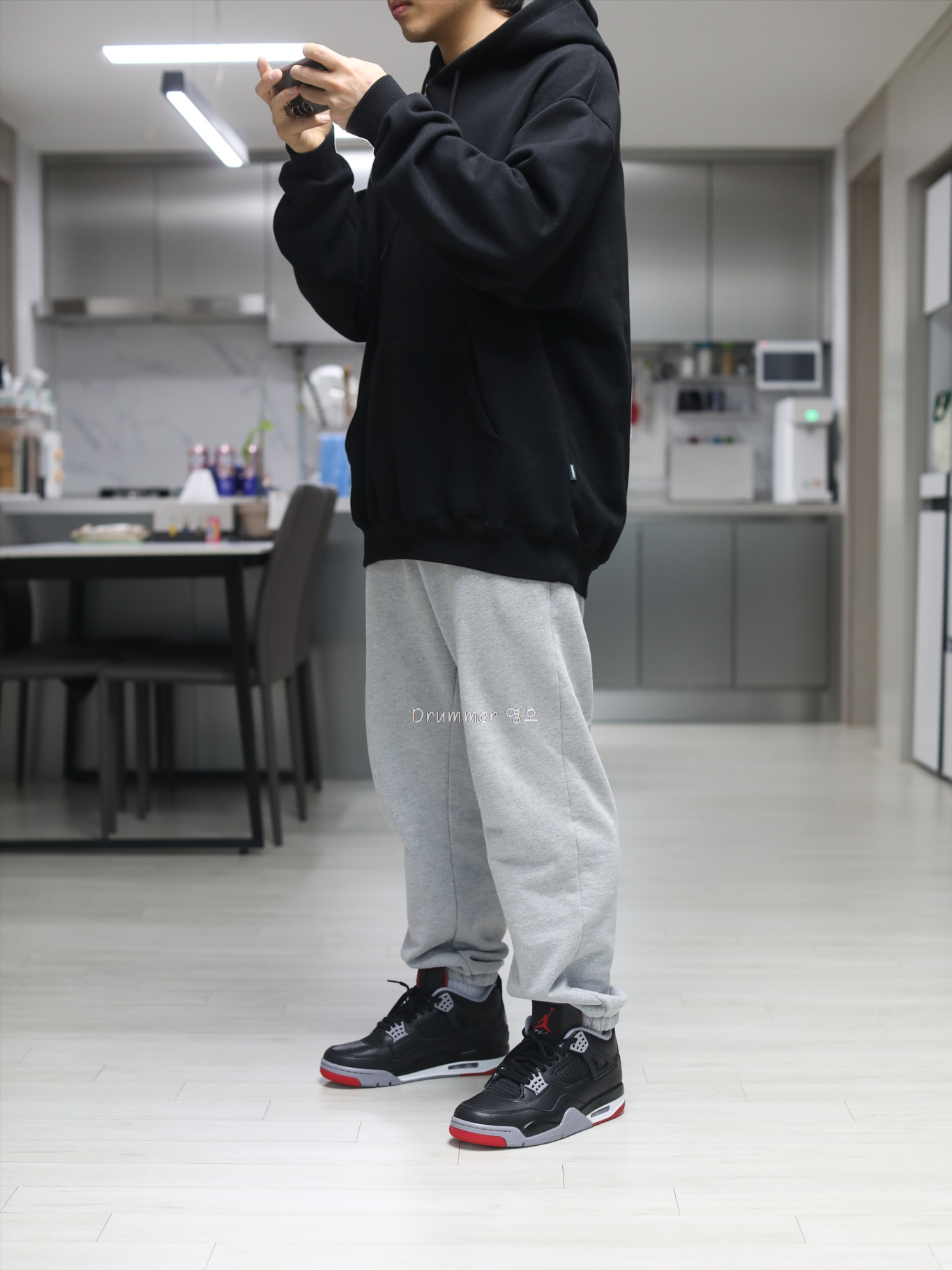 Jordan 4 Retro Bred Reimagined 착용 스타일