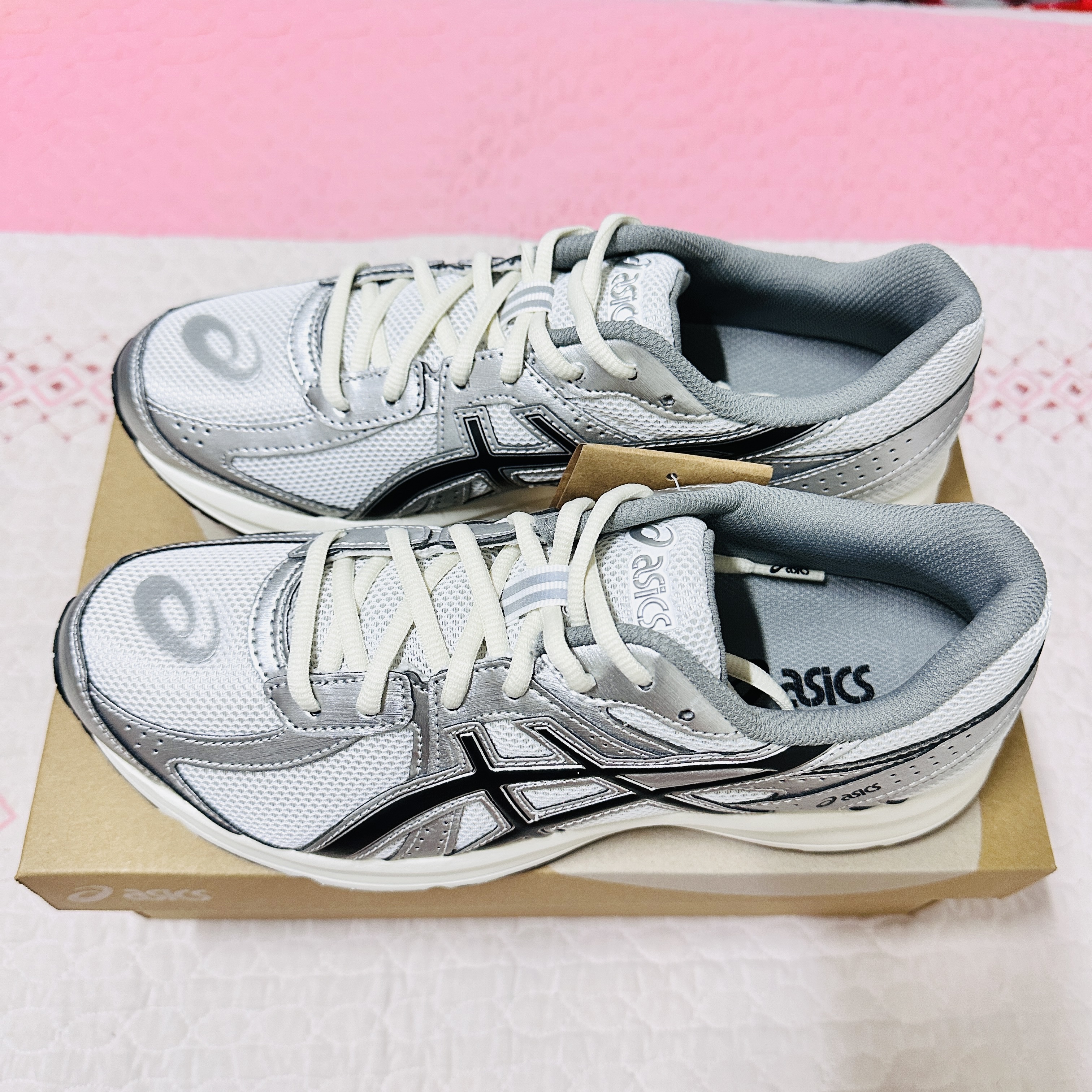 Asics Jog 100 S White Black - 2E Wide 착용 스타일 - 2