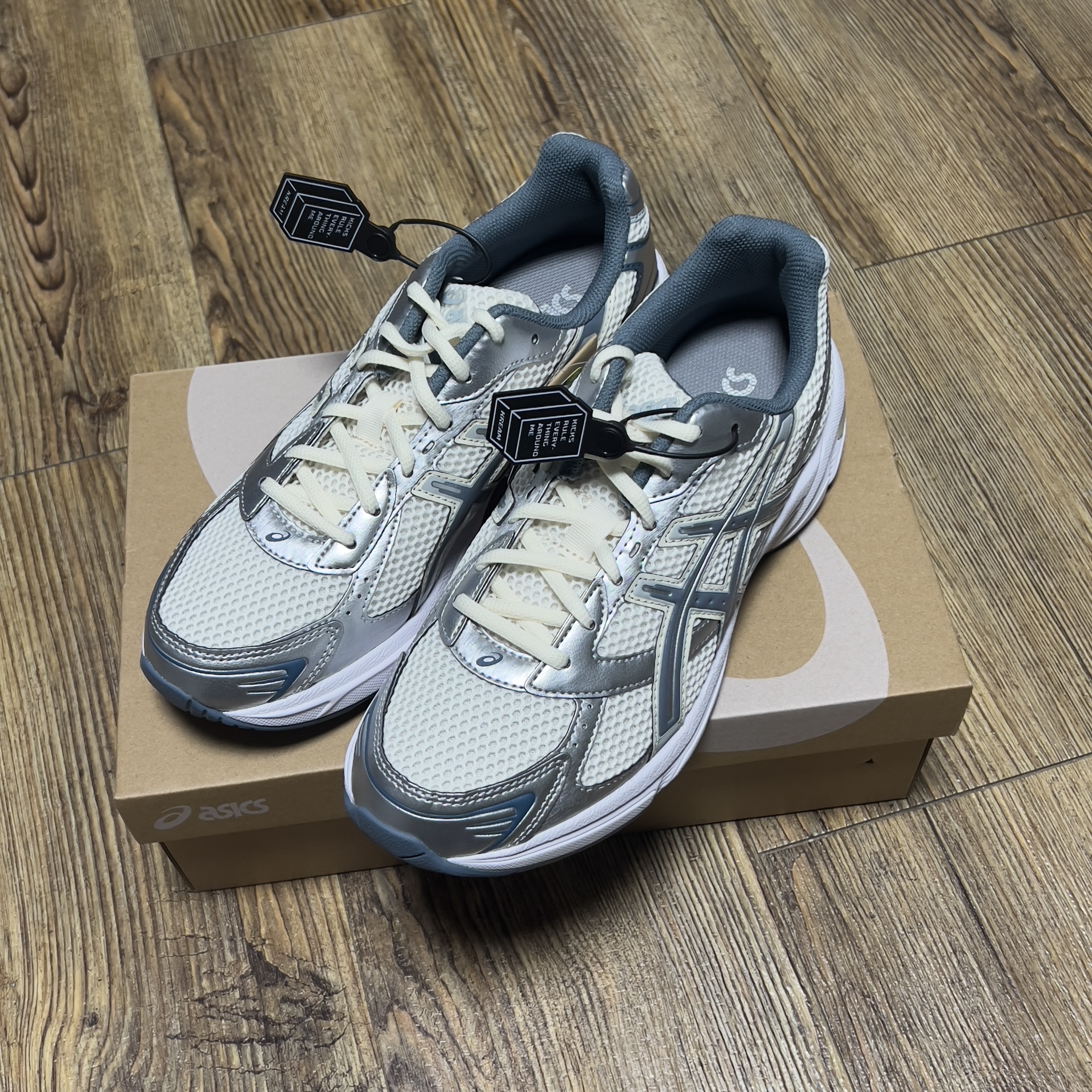 Asics Gel-1130 Cream Ironclad 착용 스타일 - 2