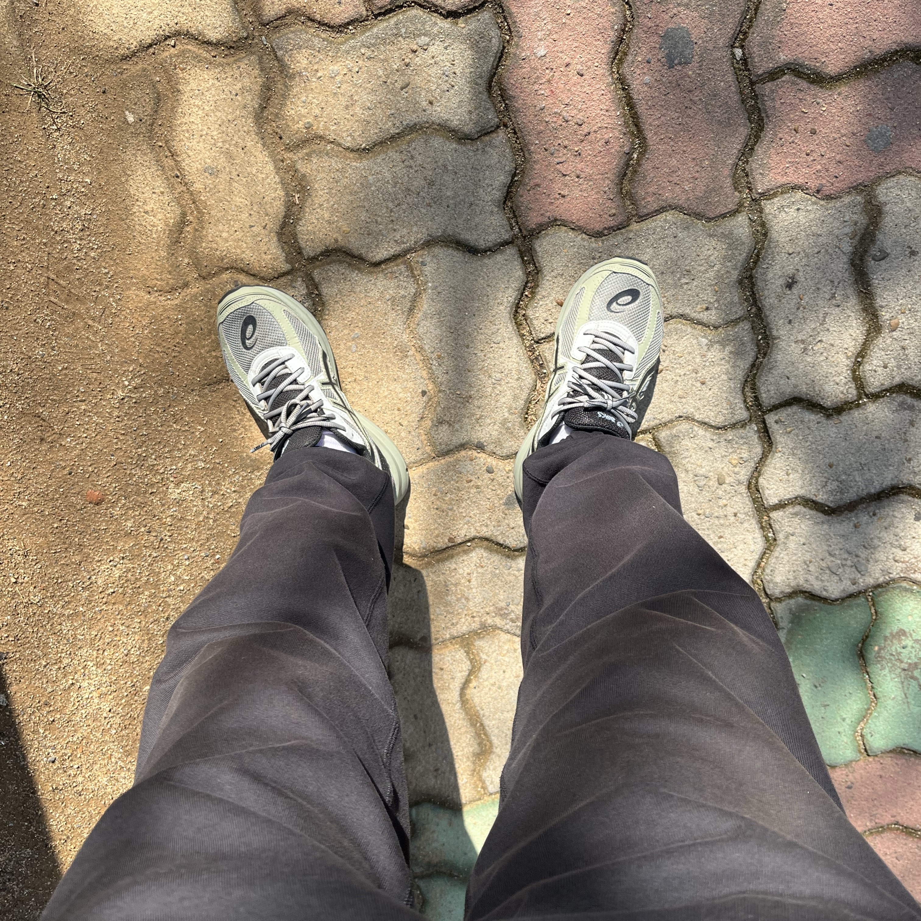 Asics Jog 100 S Sheet Rock - 2E Wide 착용 스타일