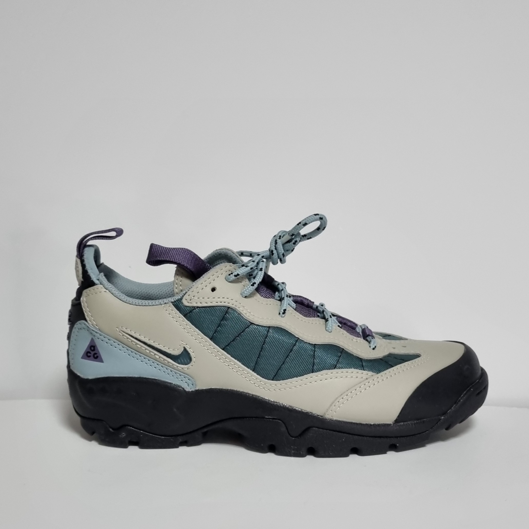 Nike ACG Air Mada Light Stone and Mineral Slate 착용 스타일 - 1