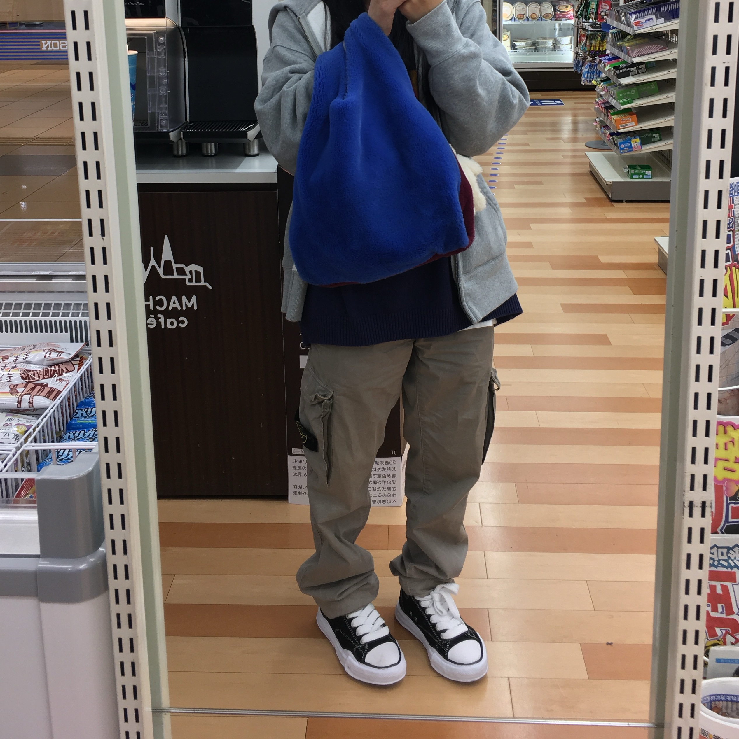 Maison Mihara Yasuhiro Peterson OG Sole Canvas Low Sneakers Black, Salomon XT-6 Gore-Tex Black Ebony 착용 스타일 - 3