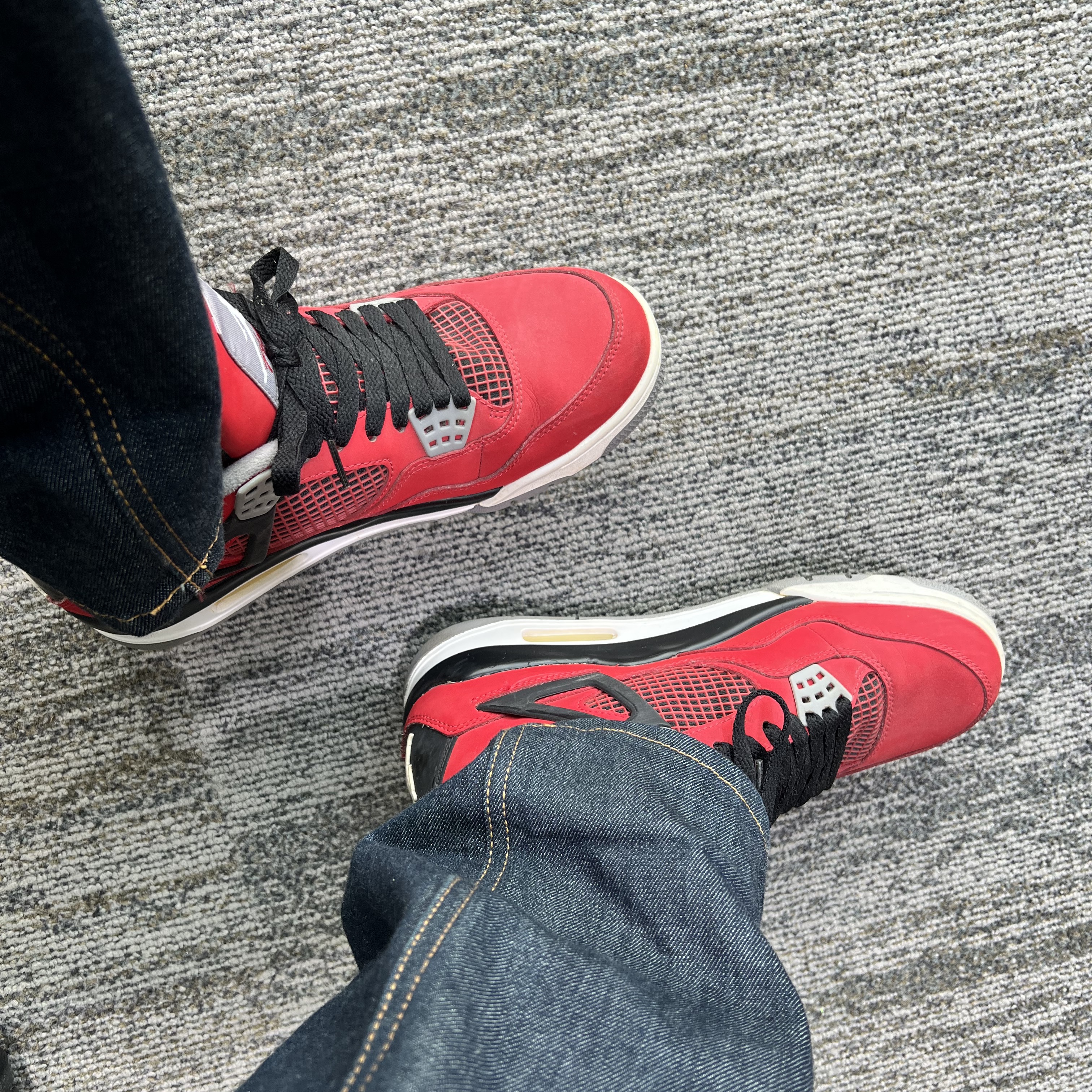 Jordan 4 Retro Toro Bravo 착용 스타일