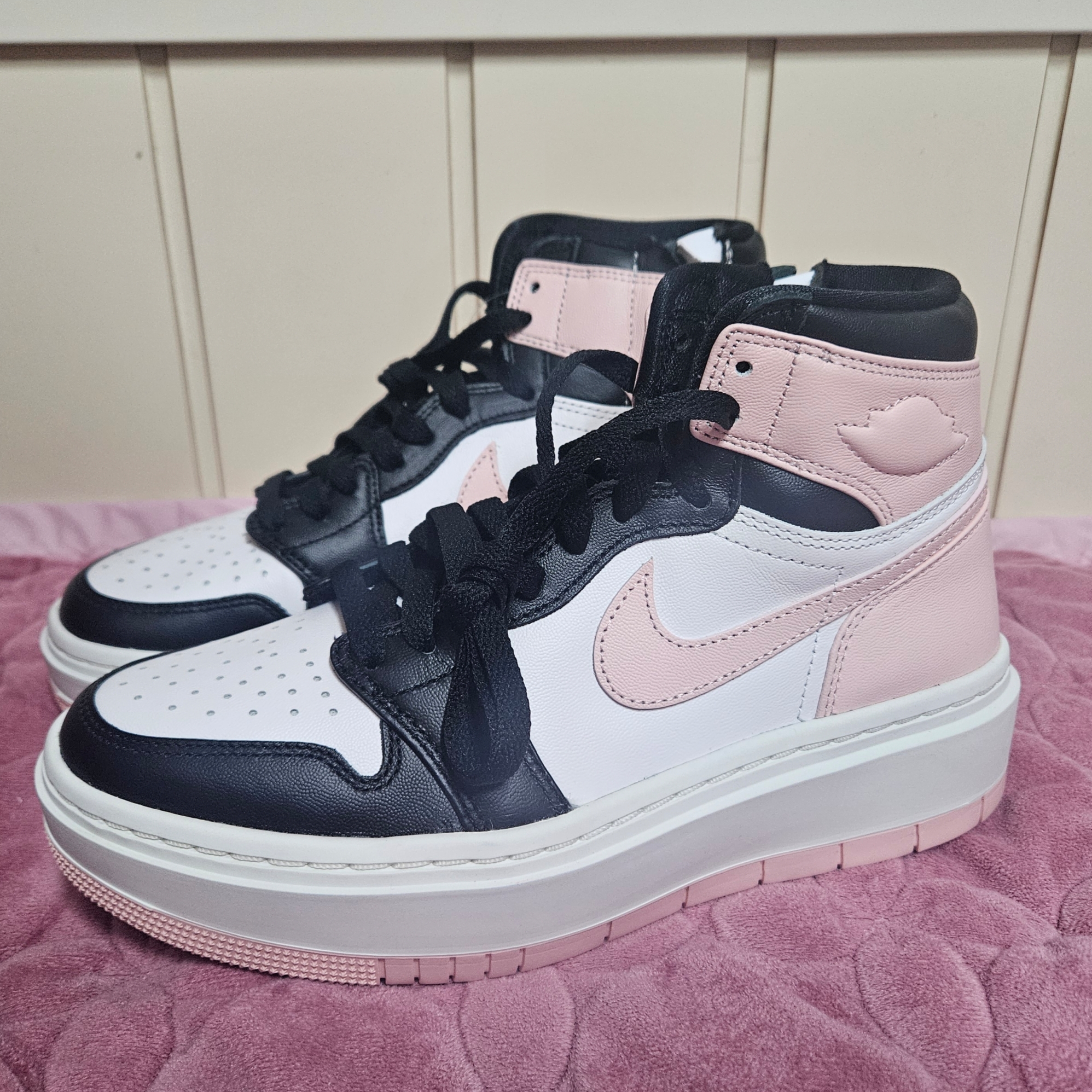 (W) Jordan 1 Elevate High Black Atmosphere 착용 스타일