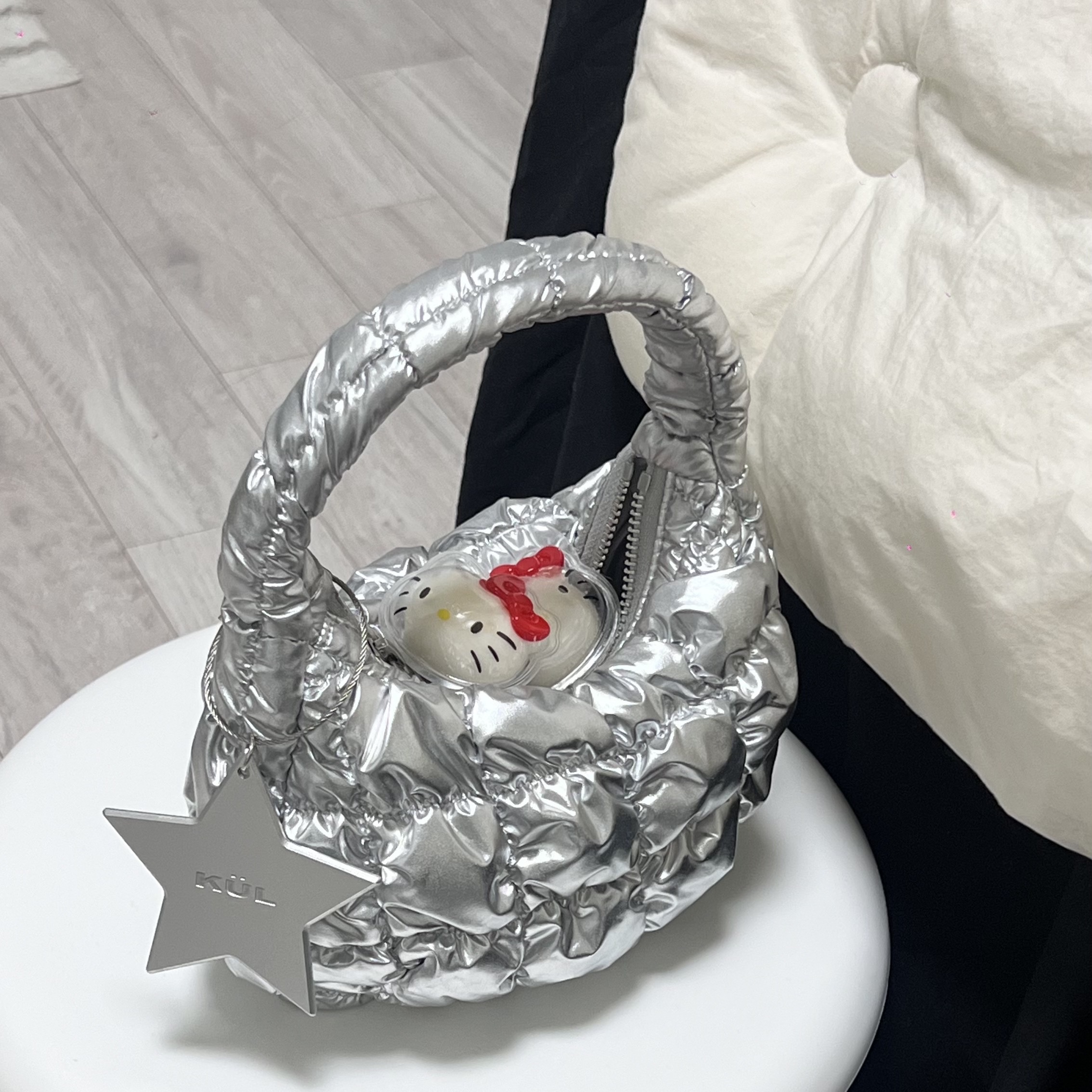 COS Quilted Micro Bag Silver 착용 스타일