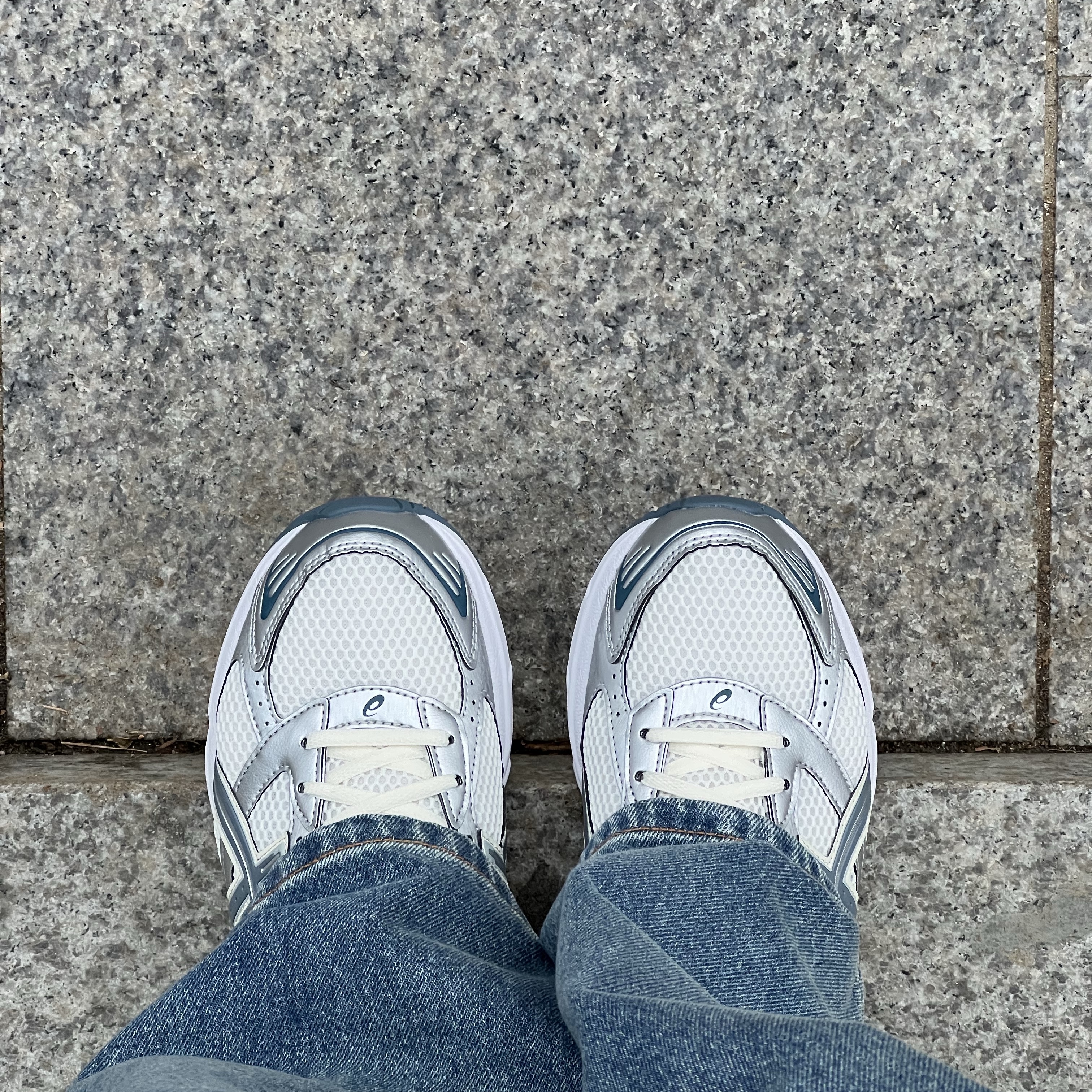 Asics Gel-1130 Cream Ironclad 착용 스타일 - 1