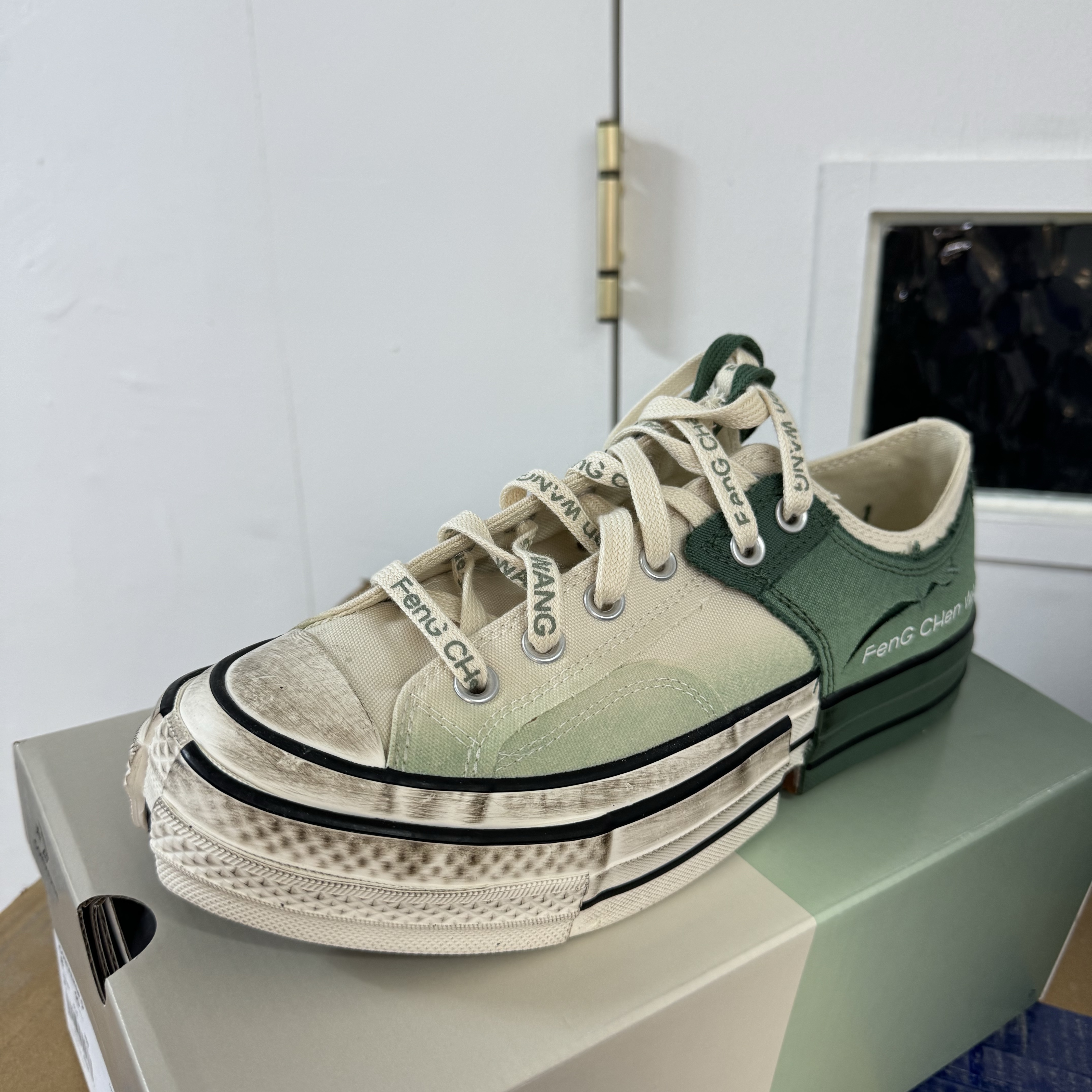 Converse x Feng Chen Wang Chuck 70 Ox 2-in-1 Myrtle 착용 스타일