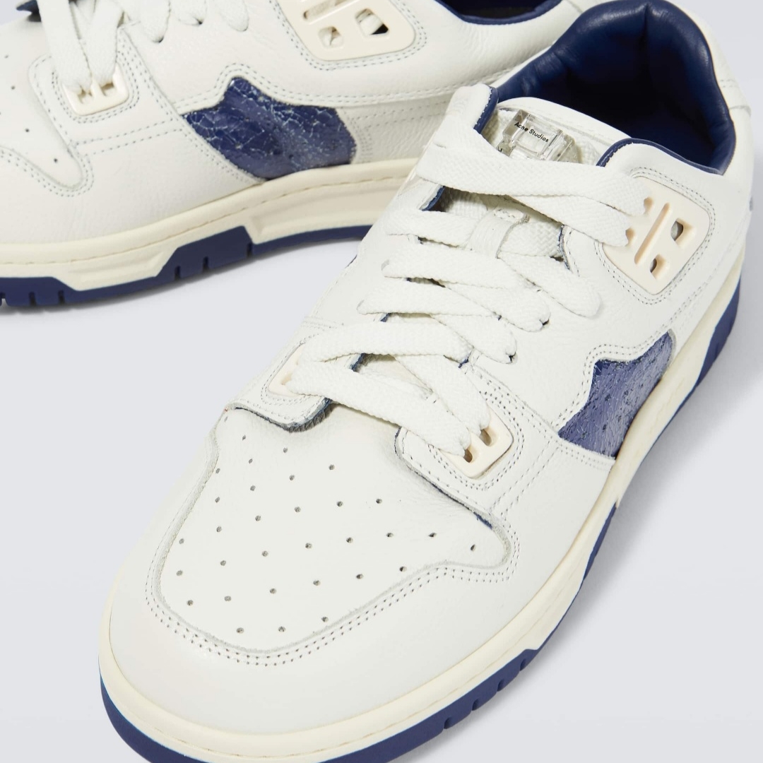 (W) Acne Studios Low Top Sneakers White Blue 착용 스타일 - 6