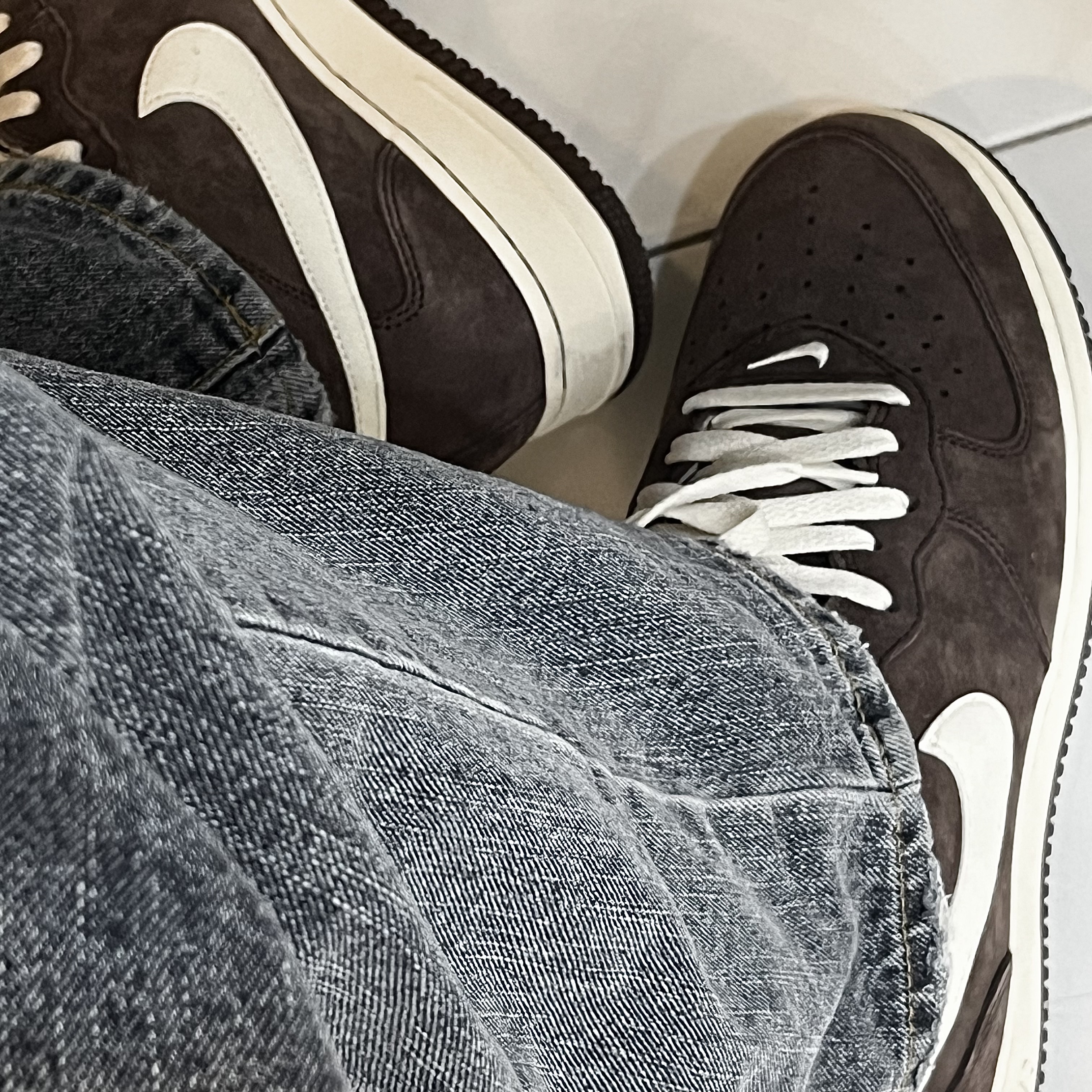 Nike Air Force 1 Mid '07 QS Chocolate 착용 스타일 - 2
