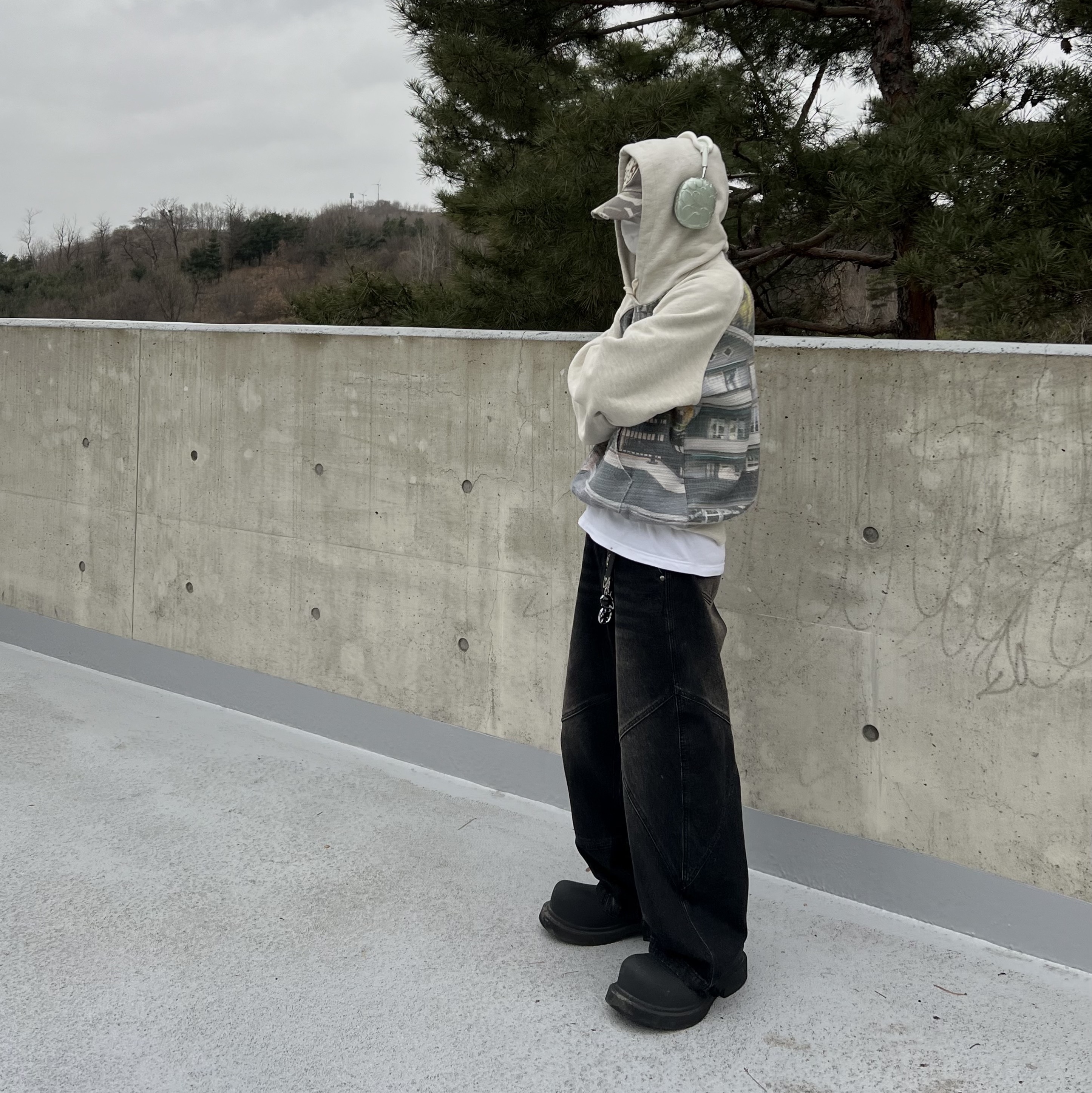 ETCE Ghost Cap Washed Camo, Apple AirPods Max Lightning Green (Korean Ver.) 착용 스타일 - 2