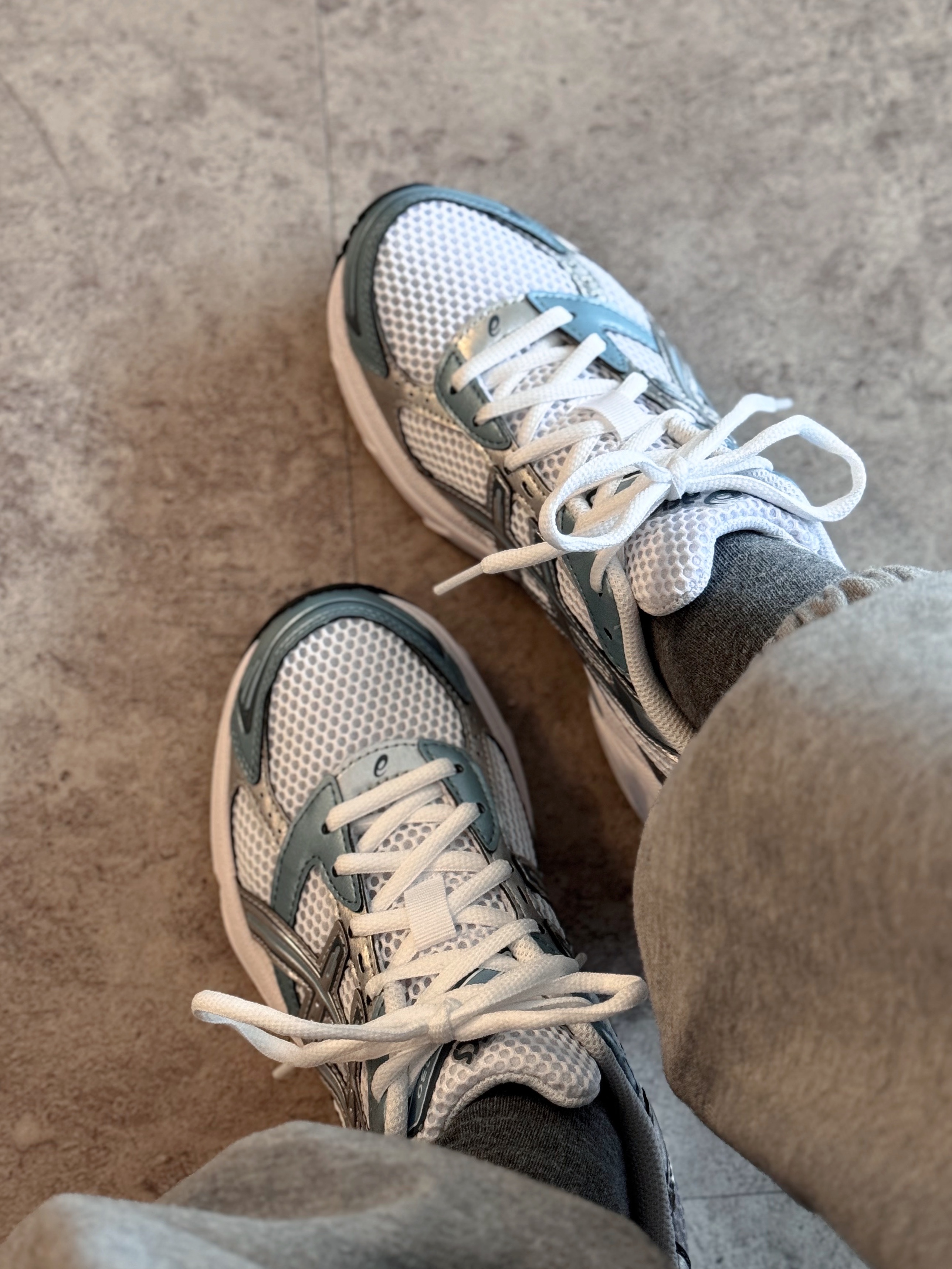 Asics Gel-1130 White Shark Skin 착용 스타일 - 2