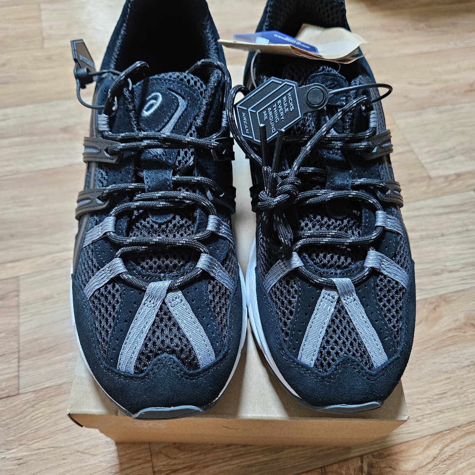 Asics Gel-Sonoma 15-50 Black Clay Grey 착용 스타일 - 1