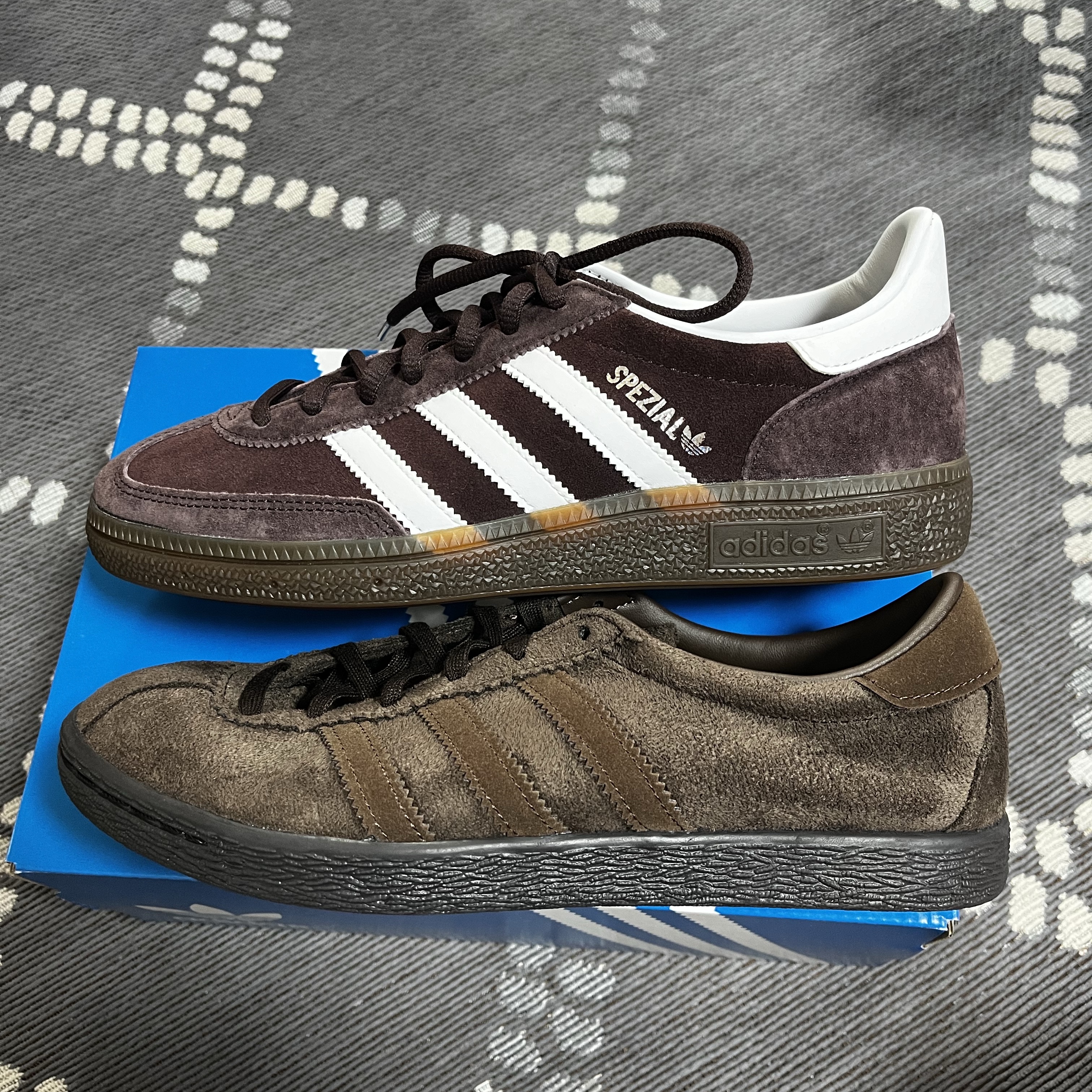Adidas Spezial Handball Shadow Brown White, Adidas Tobacco Gruen Dark Brown 착용 스타일