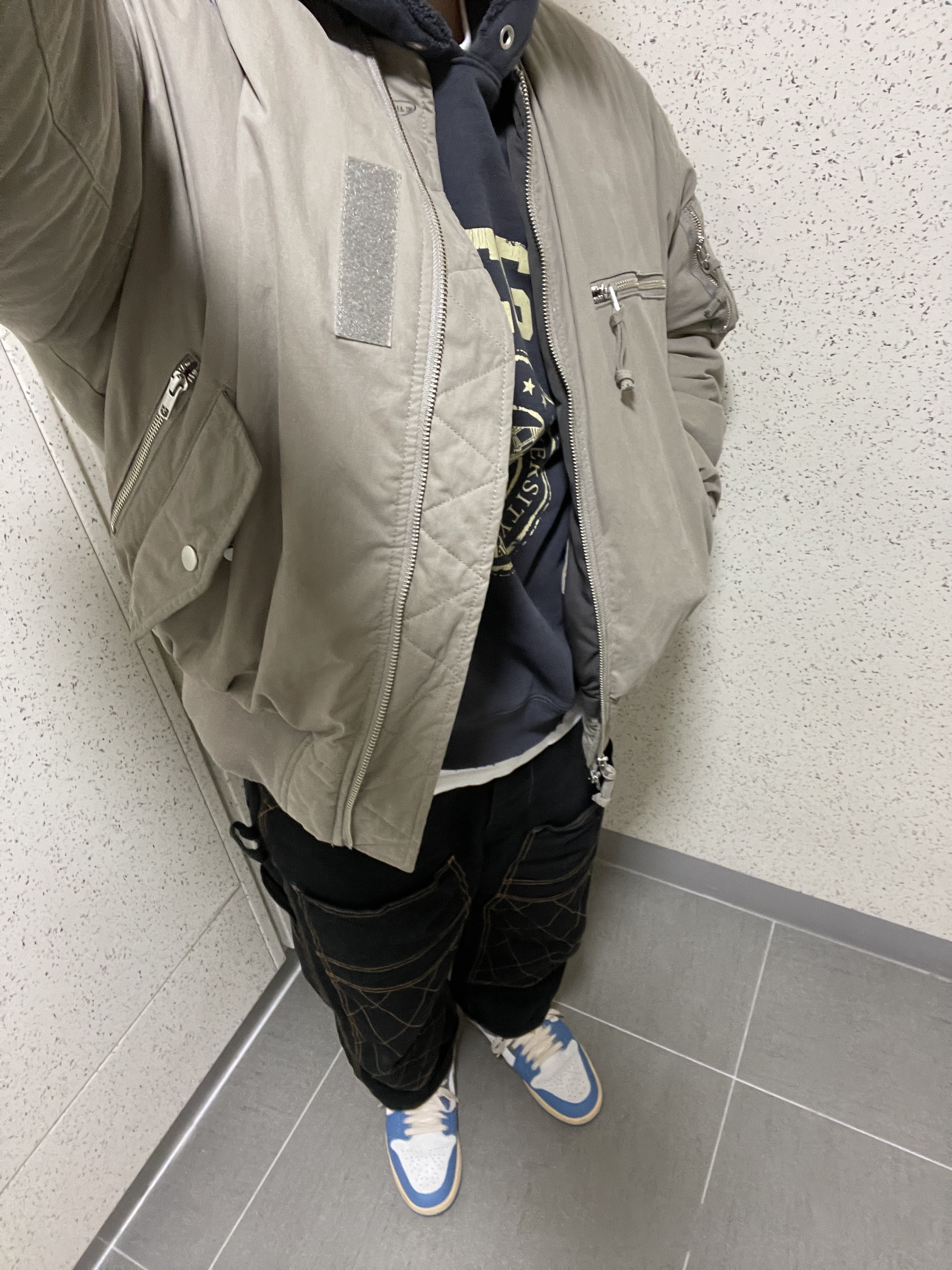 Jordan 1 Low SE Tokyo 96 착용 스타일 - 2