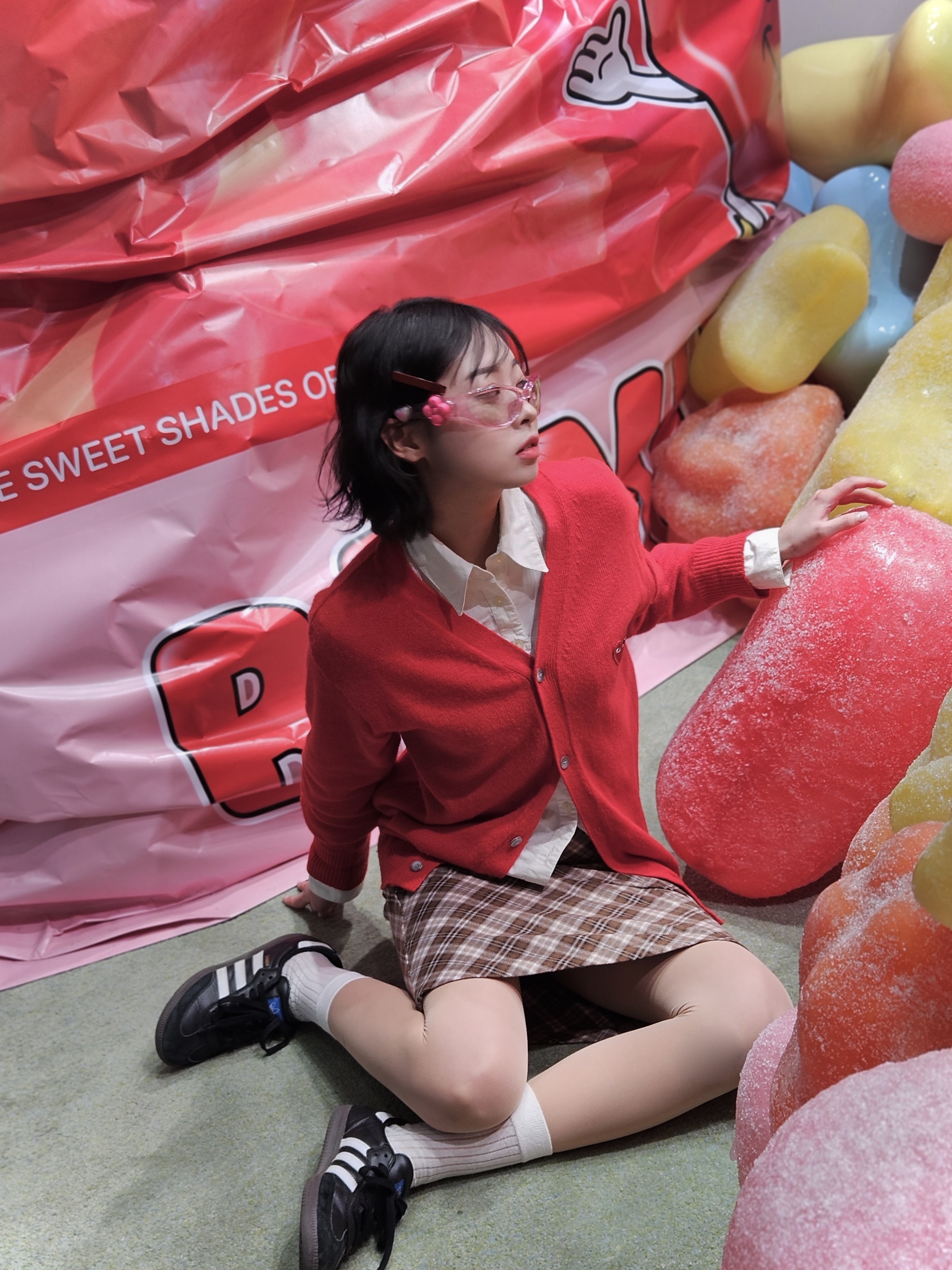 Adidas Samba OG Black White Gum, (W) Play Comme des Garcons Red Heart Knit Cardigan Red 착용 스타일 - 3