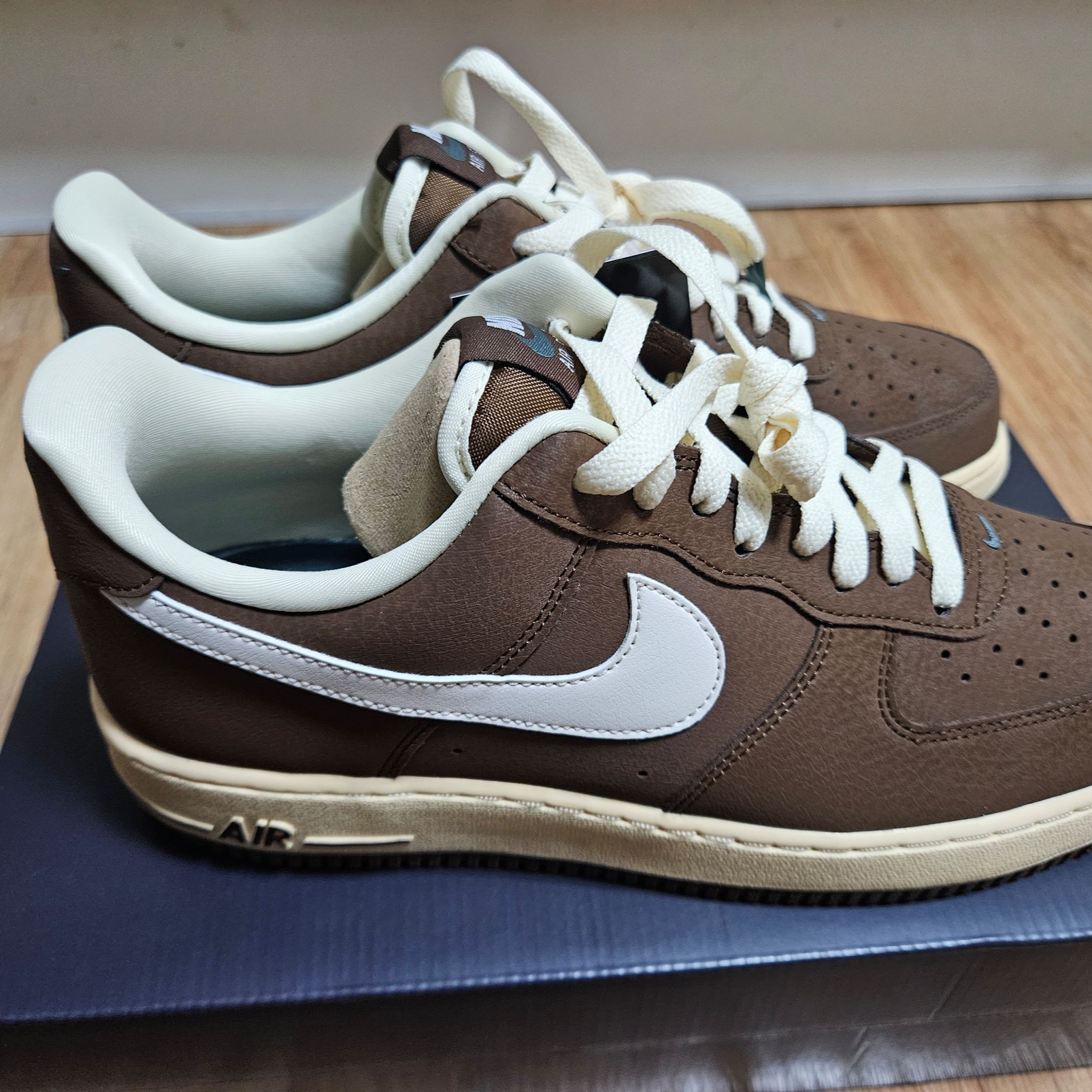 Nike Air Force 1 '07 Cacao Wow Coconut Milk 착용 스타일 - 2