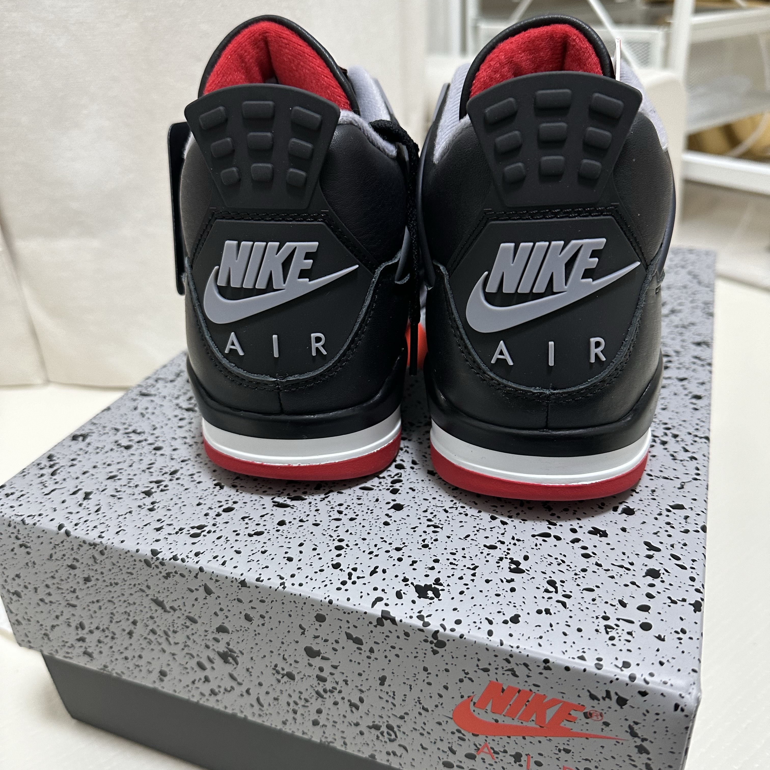 Jordan 4 Retro Bred Reimagined 착용 스타일 - 3