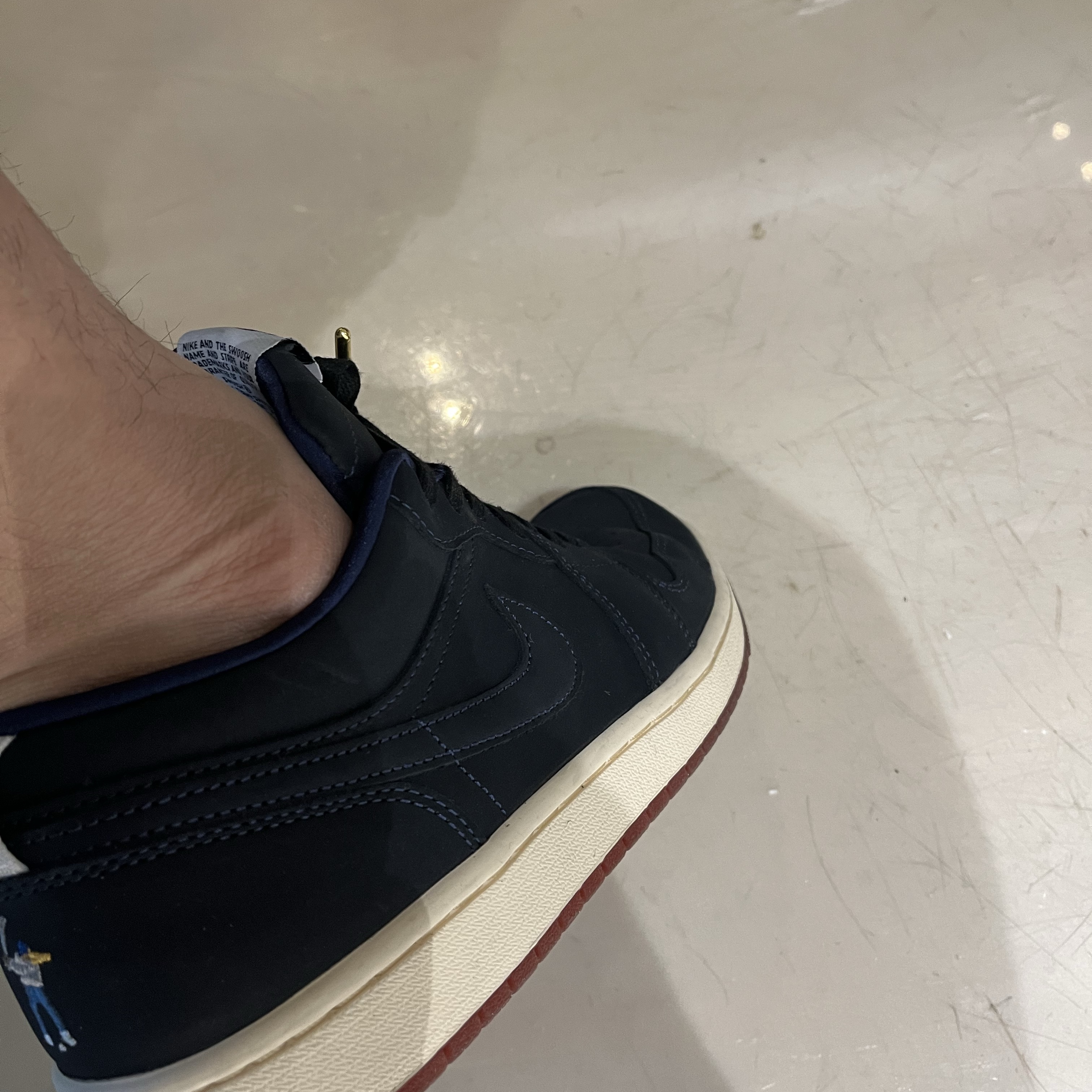Jordan 1 x Eastside Golf Low Midnight Navy 착용 스타일 - 2