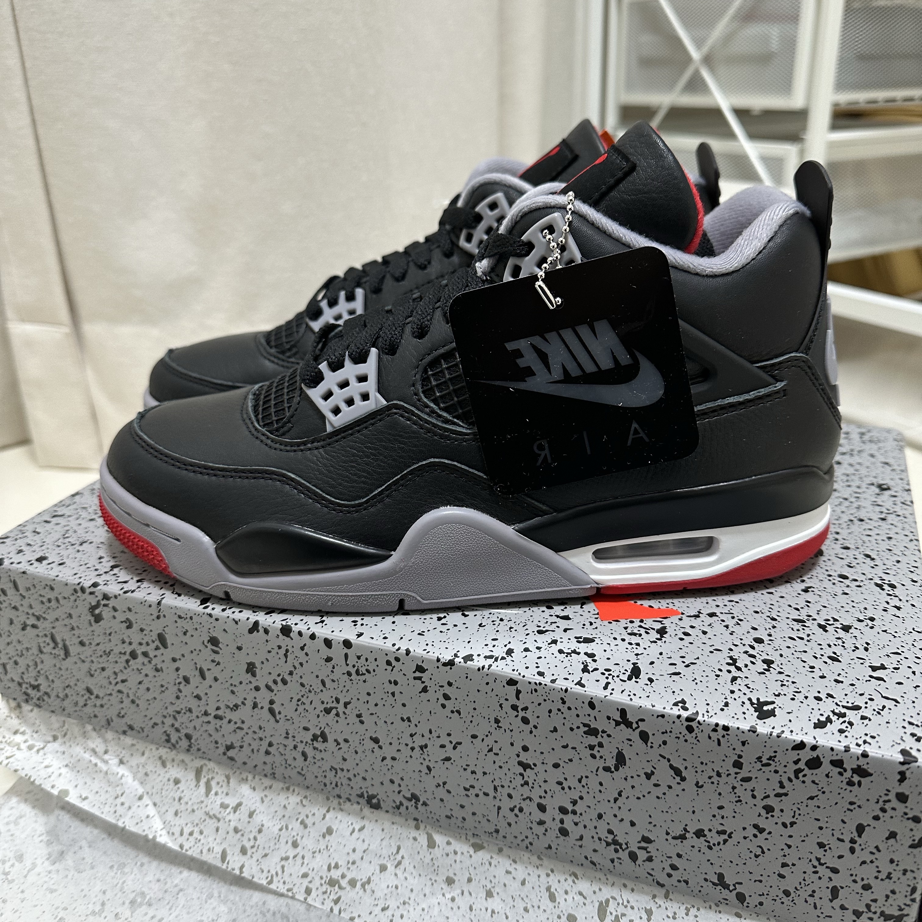 Jordan 4 Retro Bred Reimagined 착용 스타일 - 2