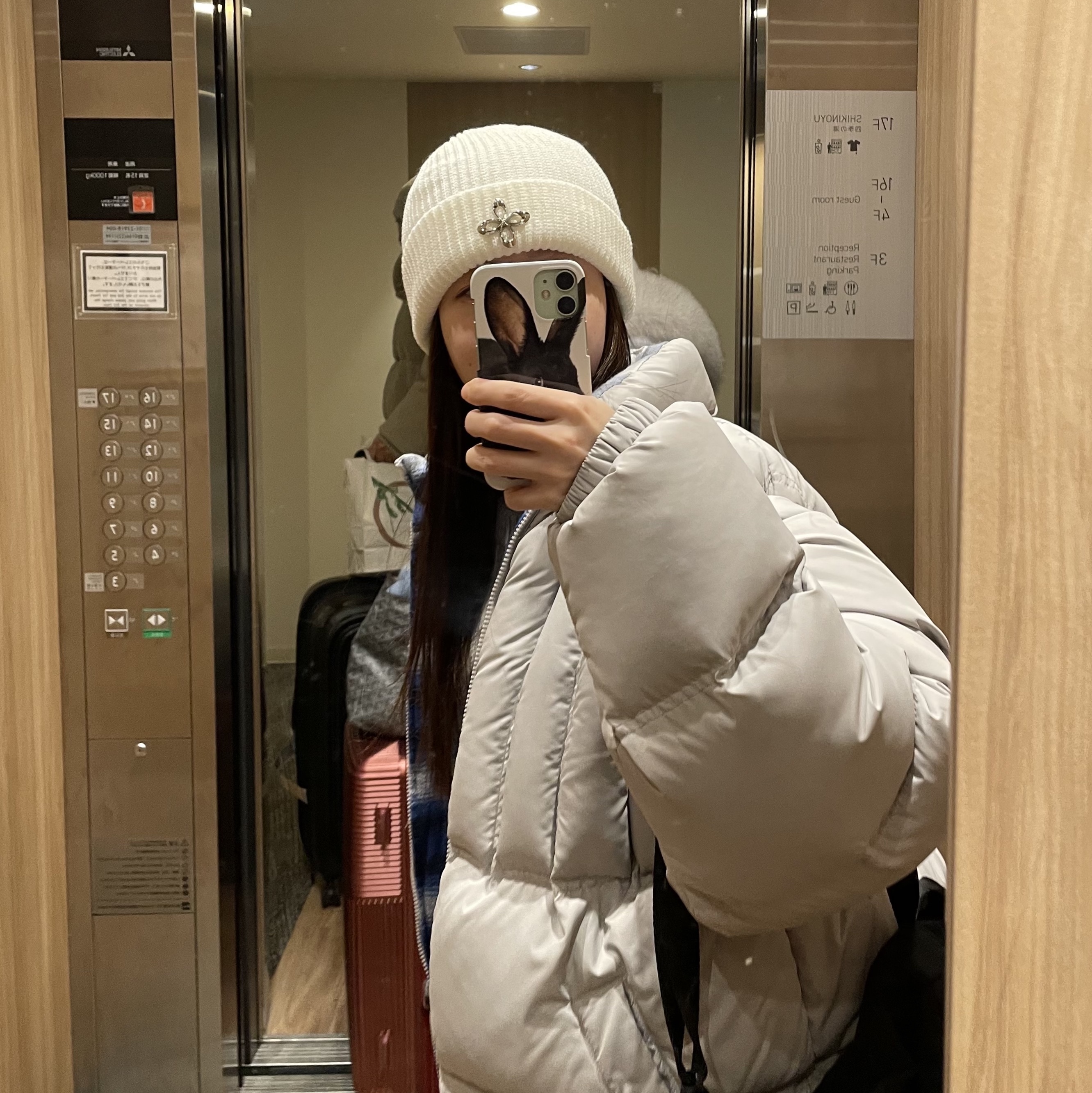 (W) Moon Boot Icon Low Nylon Boots Black, Surgery Clover Logo Beanie Ver.2 White 착용 스타일 - 7