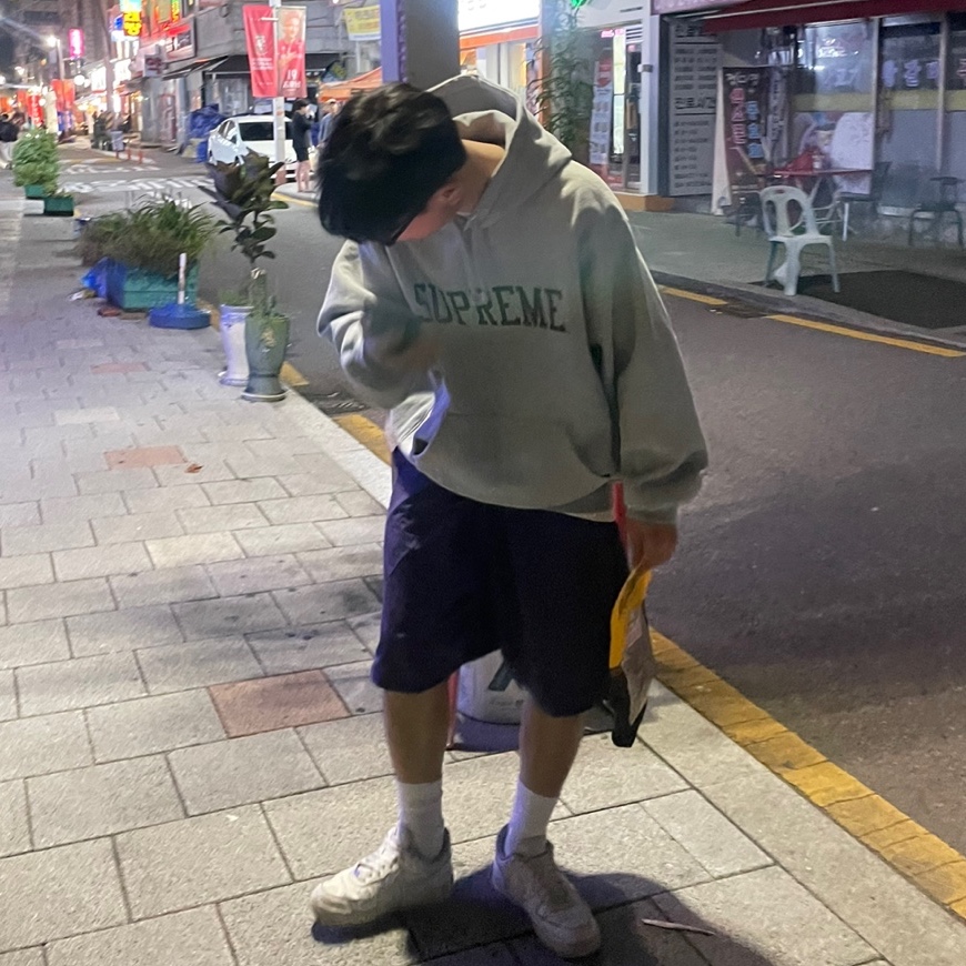 Supreme Varsity Hooded Sweatshirt Heather Grey - 23FW 착용 스타일
