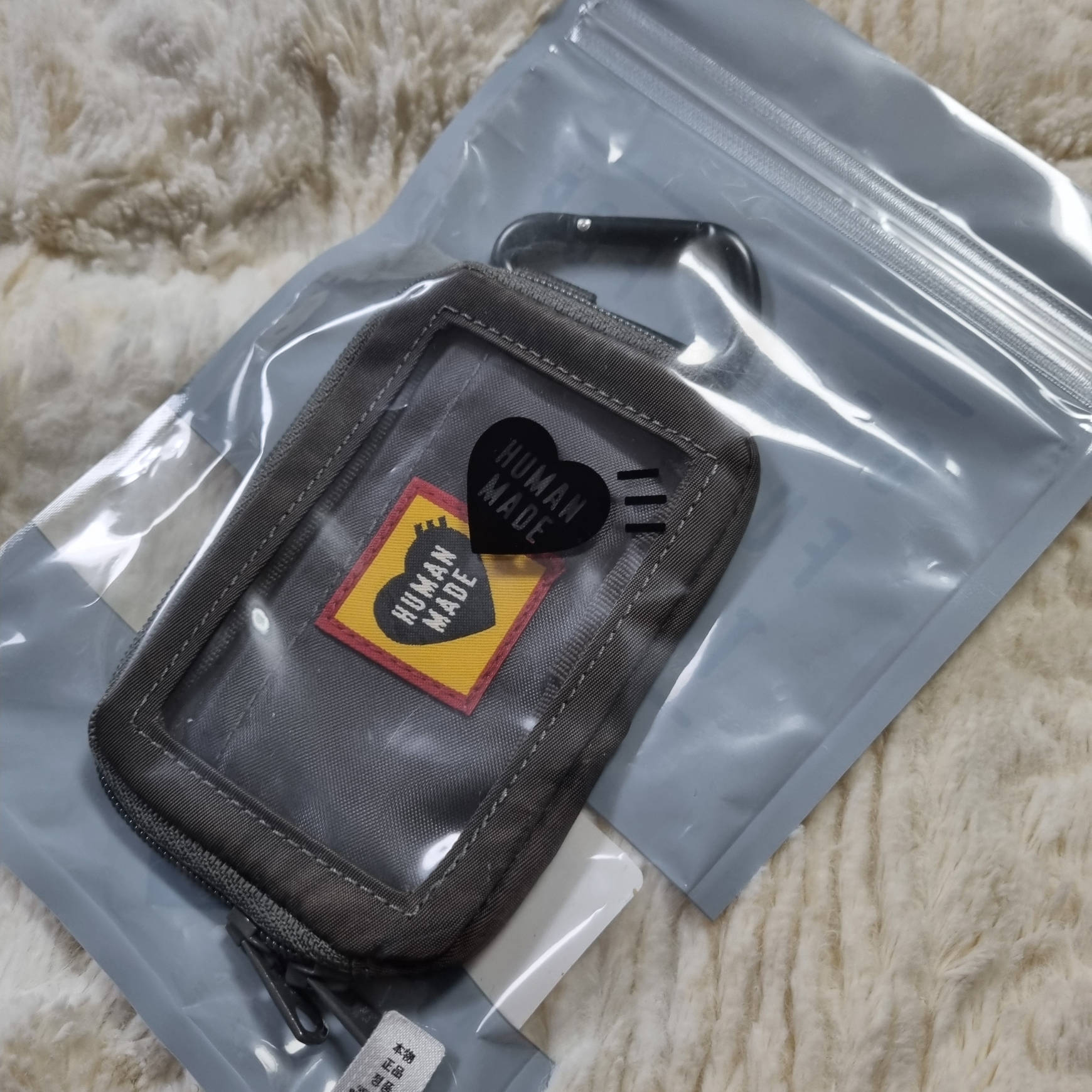 Human Made Military Card Case Gray 착용 스타일