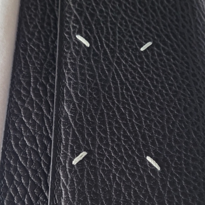 Maison Margiela Four Stitches Chain Flap Wallet Black 착용 스타일