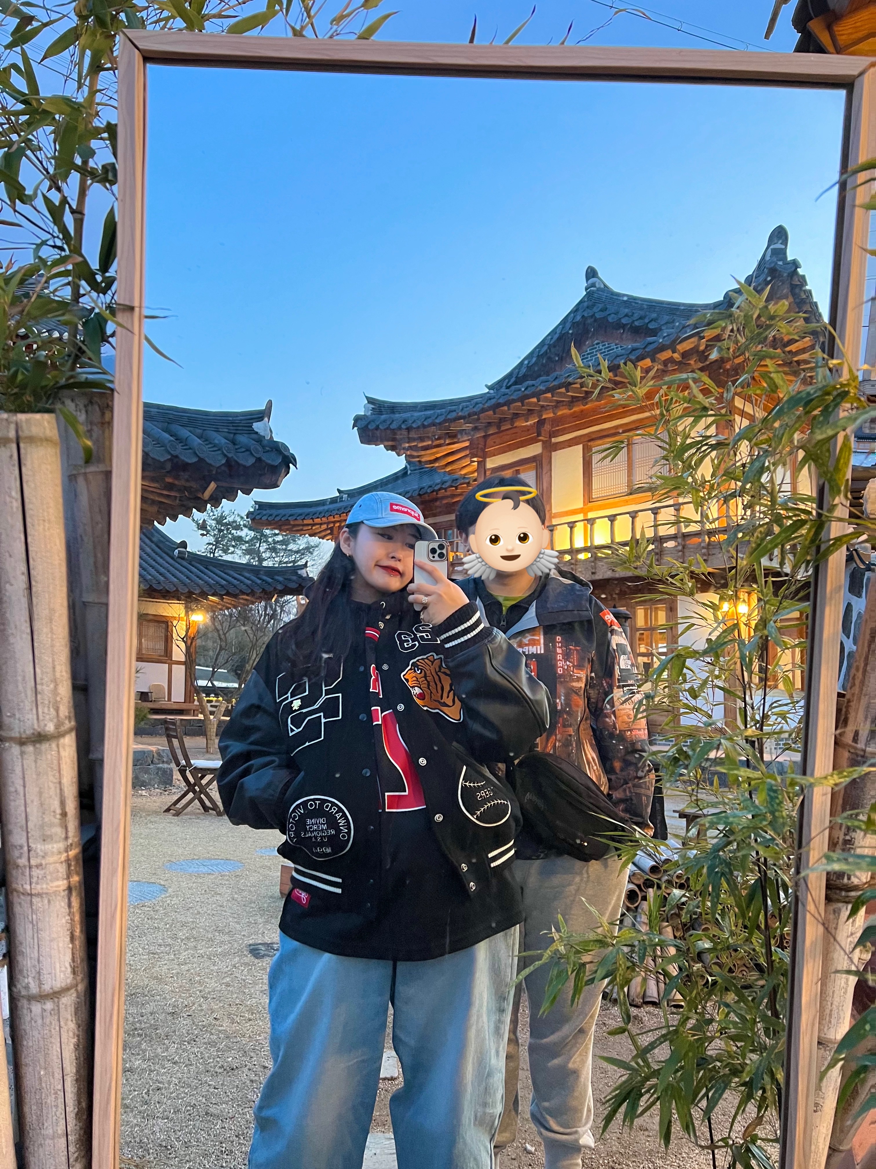 Supreme Basketball Jersey Hooded Sweatshirt Black - 21SS, Supreme Denim Camp Cap Washed Blue - 22FW 착용 스타일 - 1