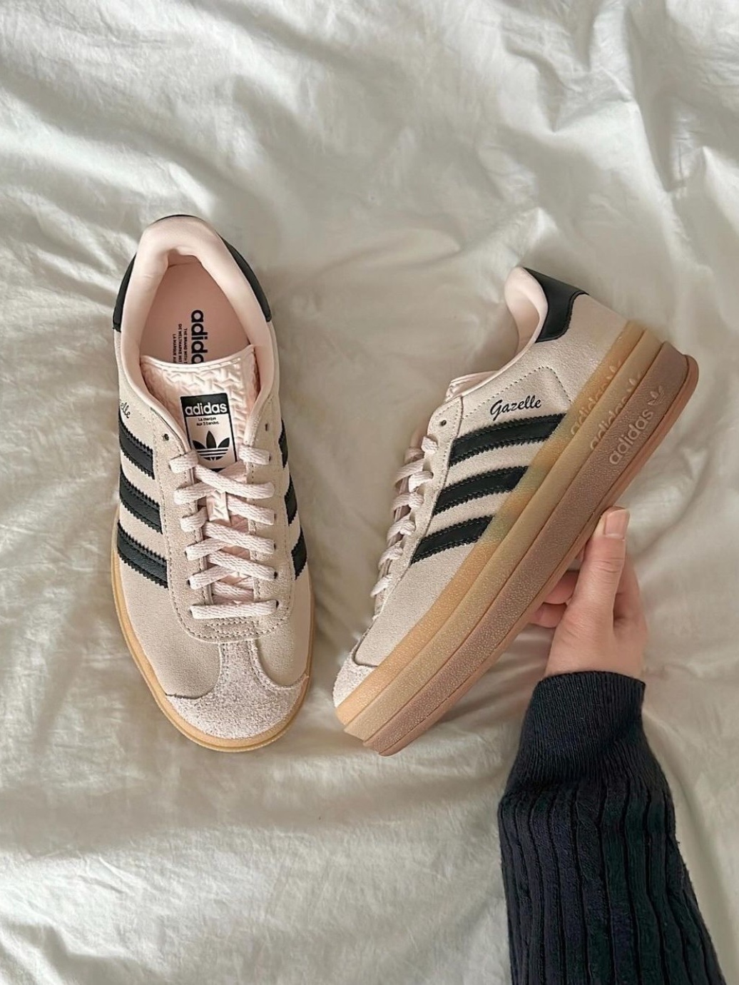 (W) Adidas Gazelle Bold Wonder Quartz Core Black 착용 스타일 - 1